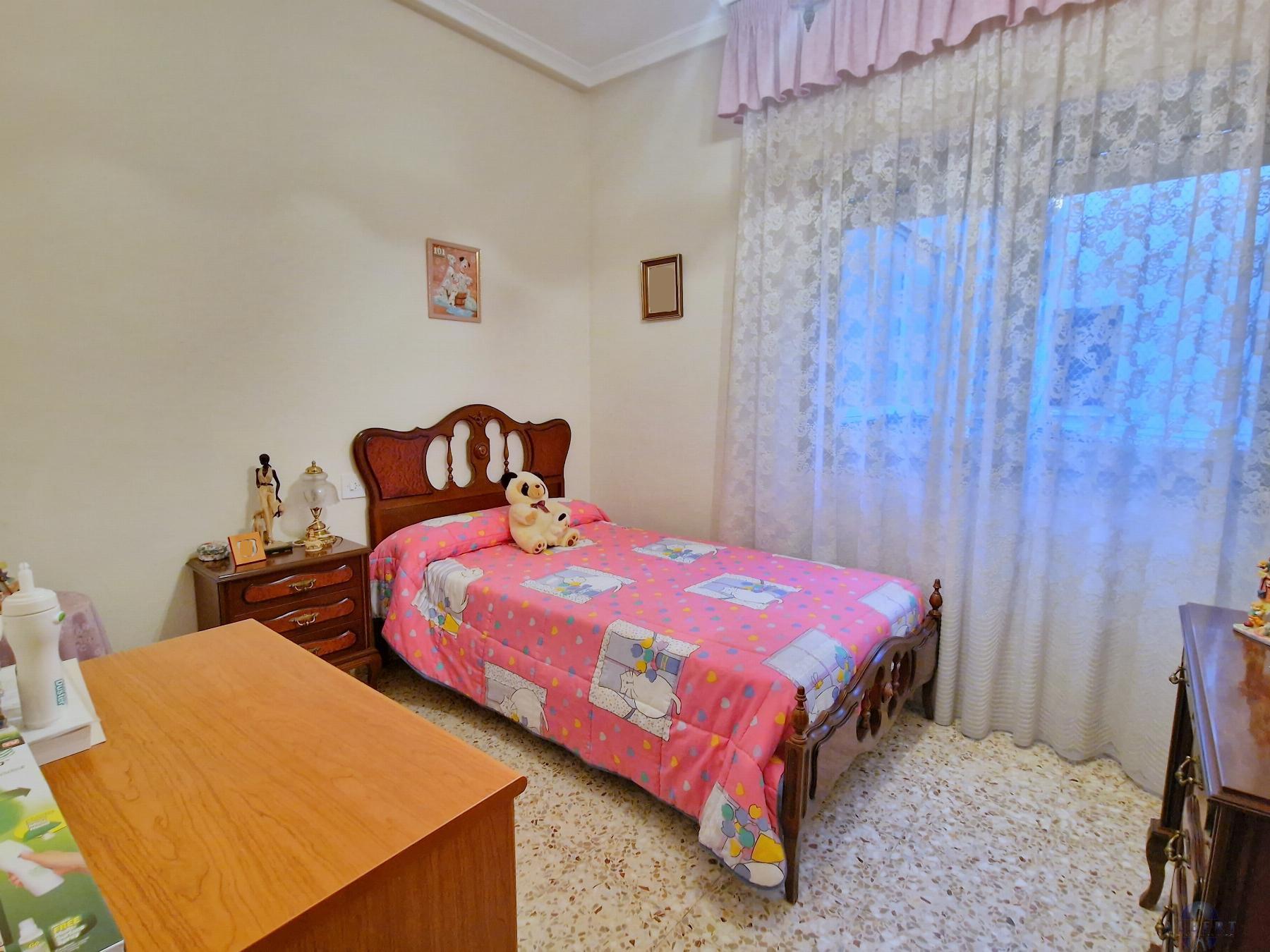 For sale of flat in Monóvar-Monòver