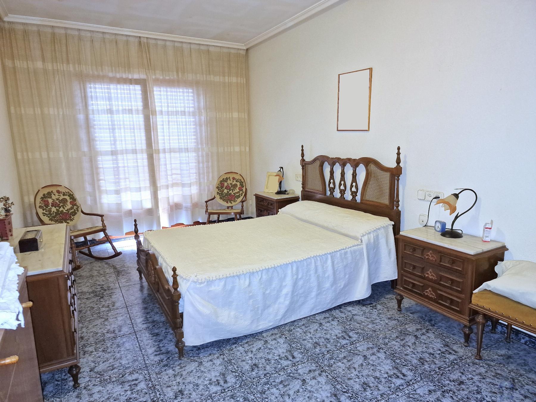 For sale of house in Novelda