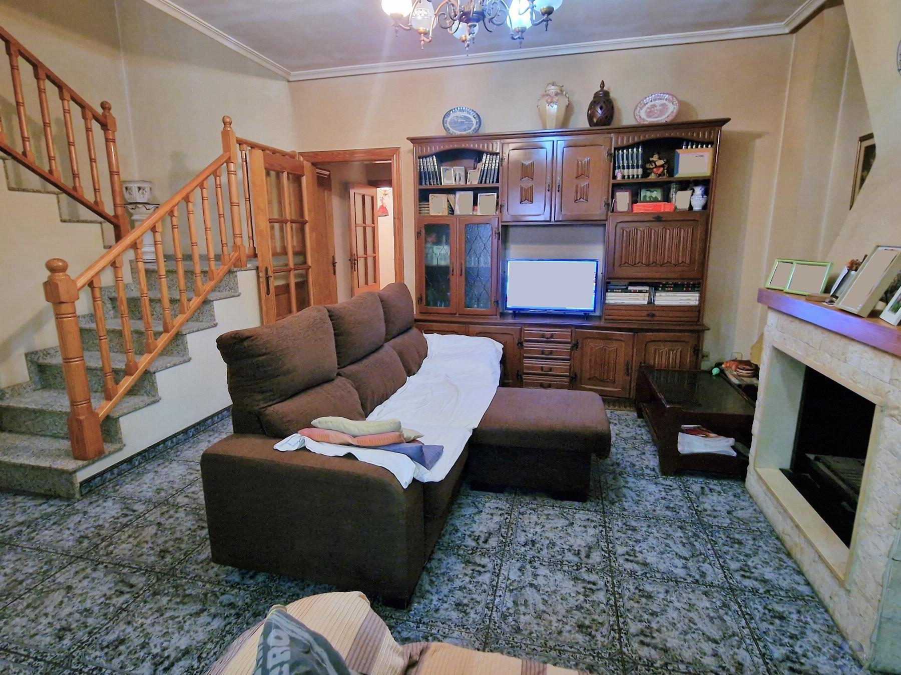 For sale of house in Novelda
