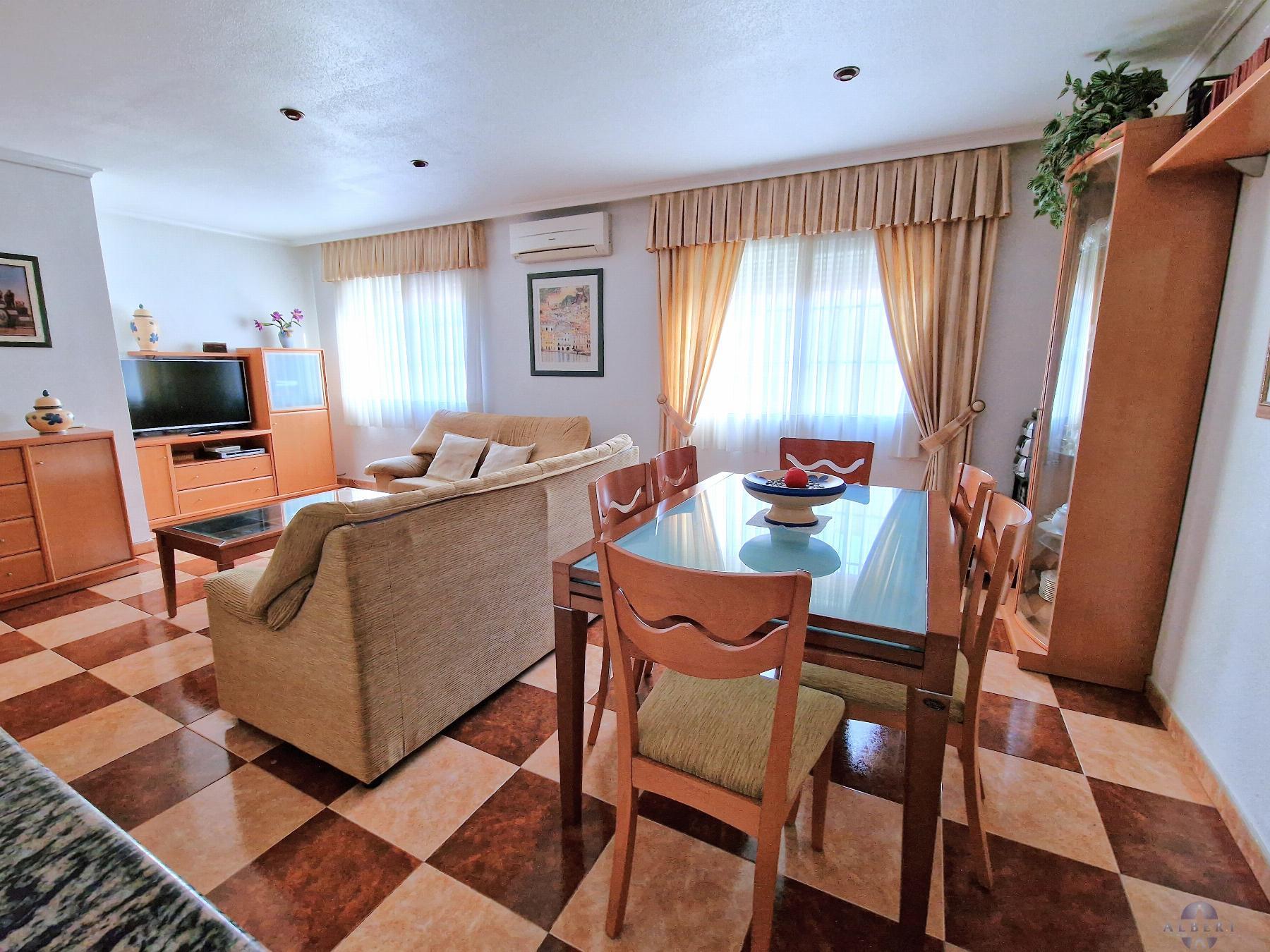 For sale of house in Monóvar-Monòver