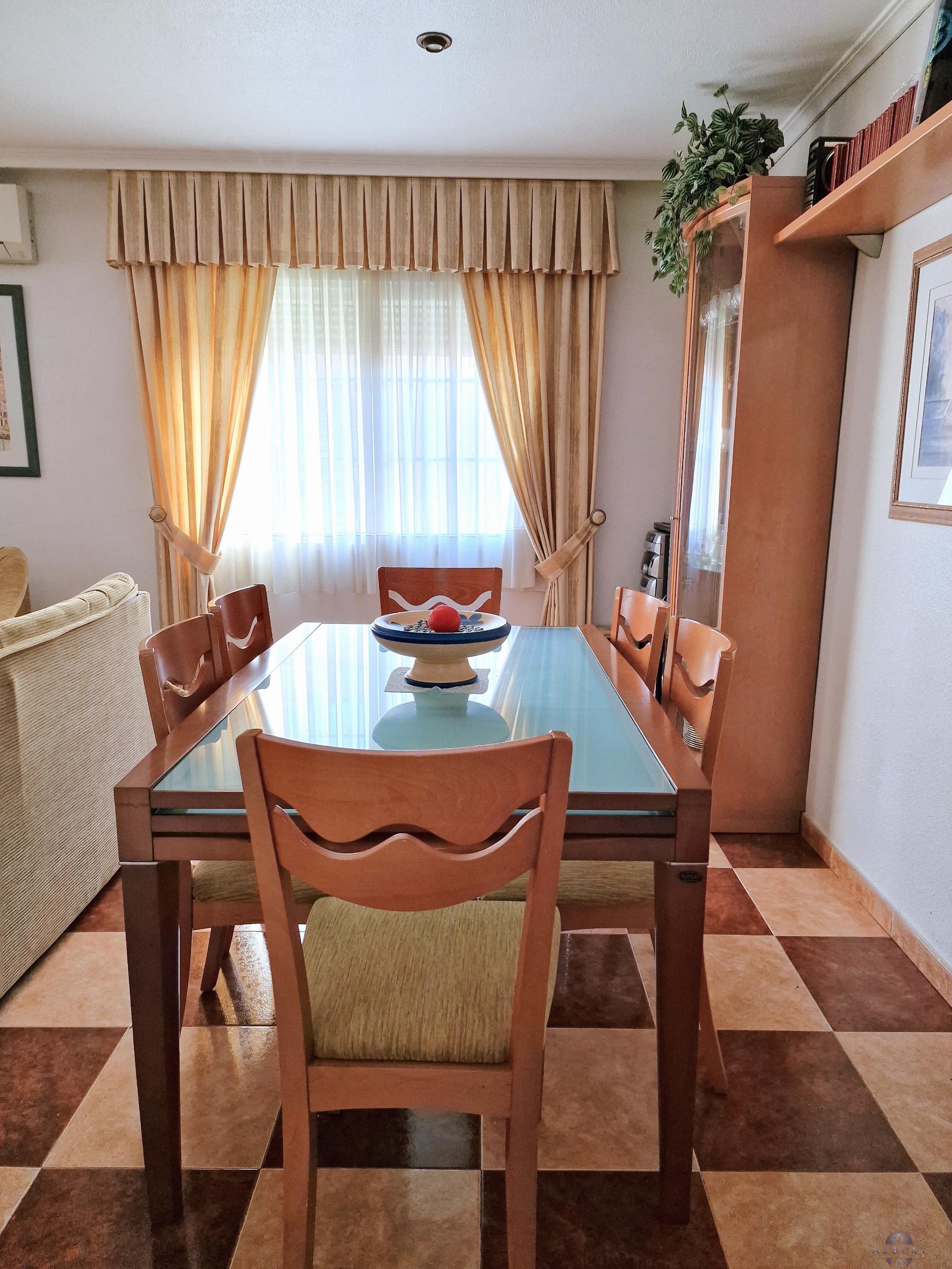 For sale of house in Monóvar-Monòver