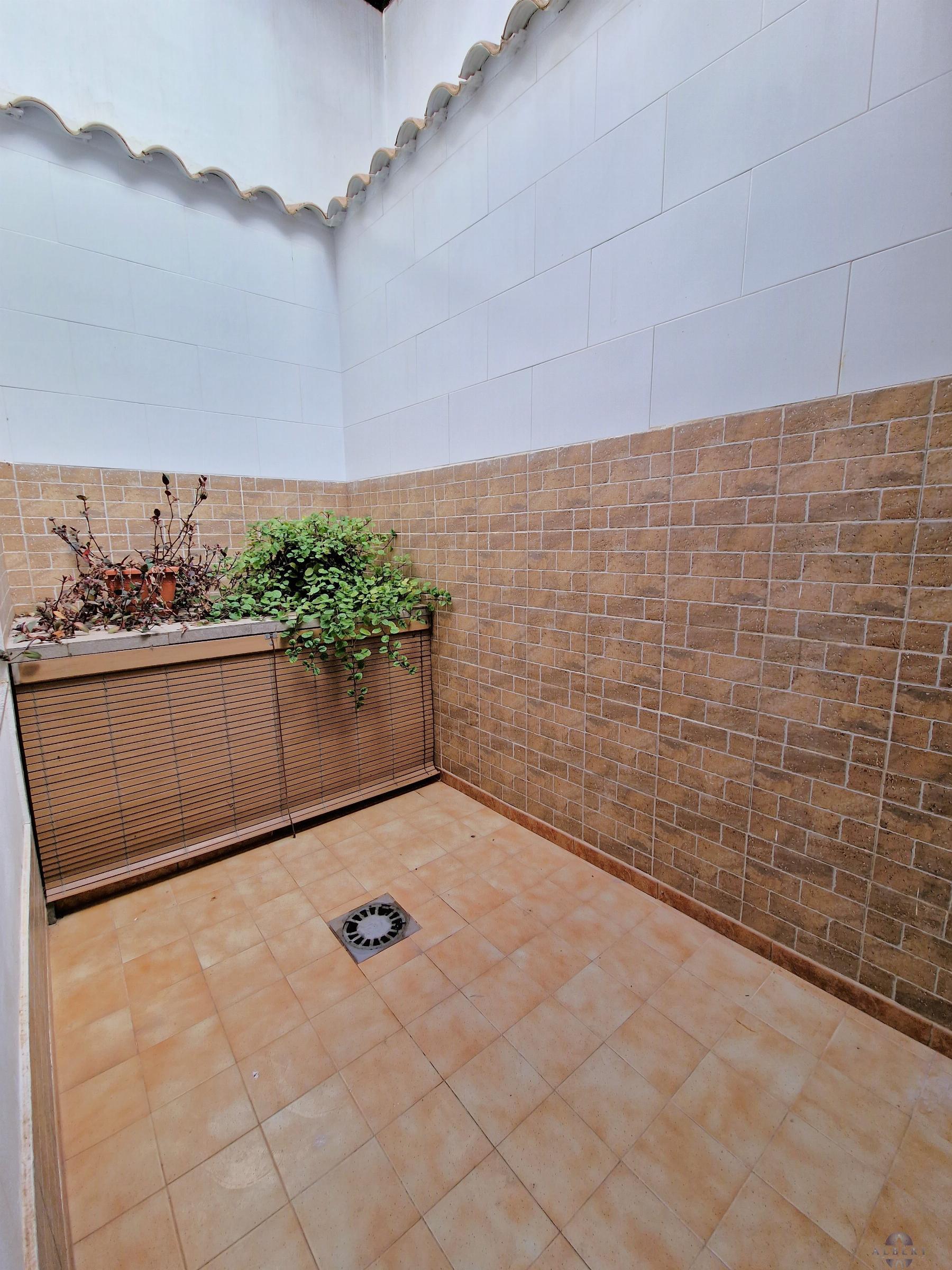 For sale of house in Monóvar-Monòver
