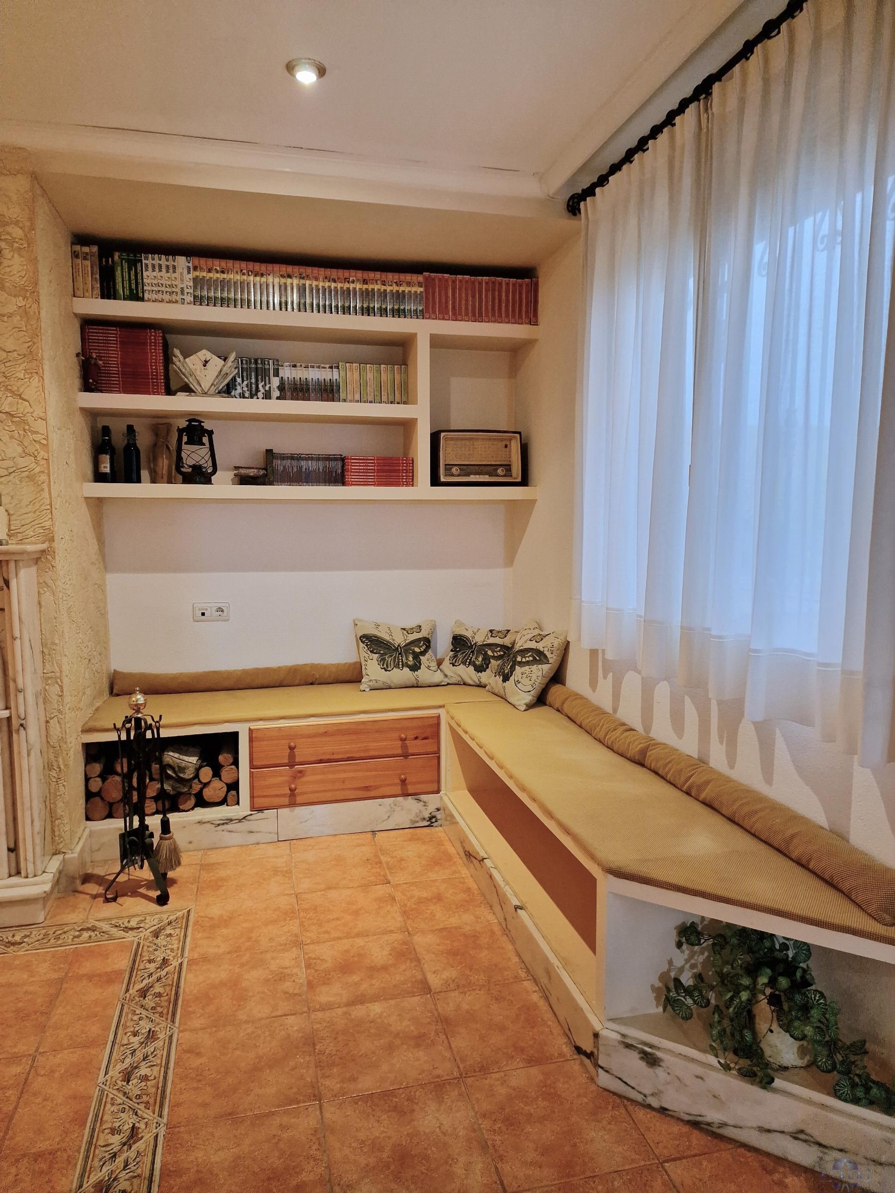 For sale of house in Monóvar-Monòver