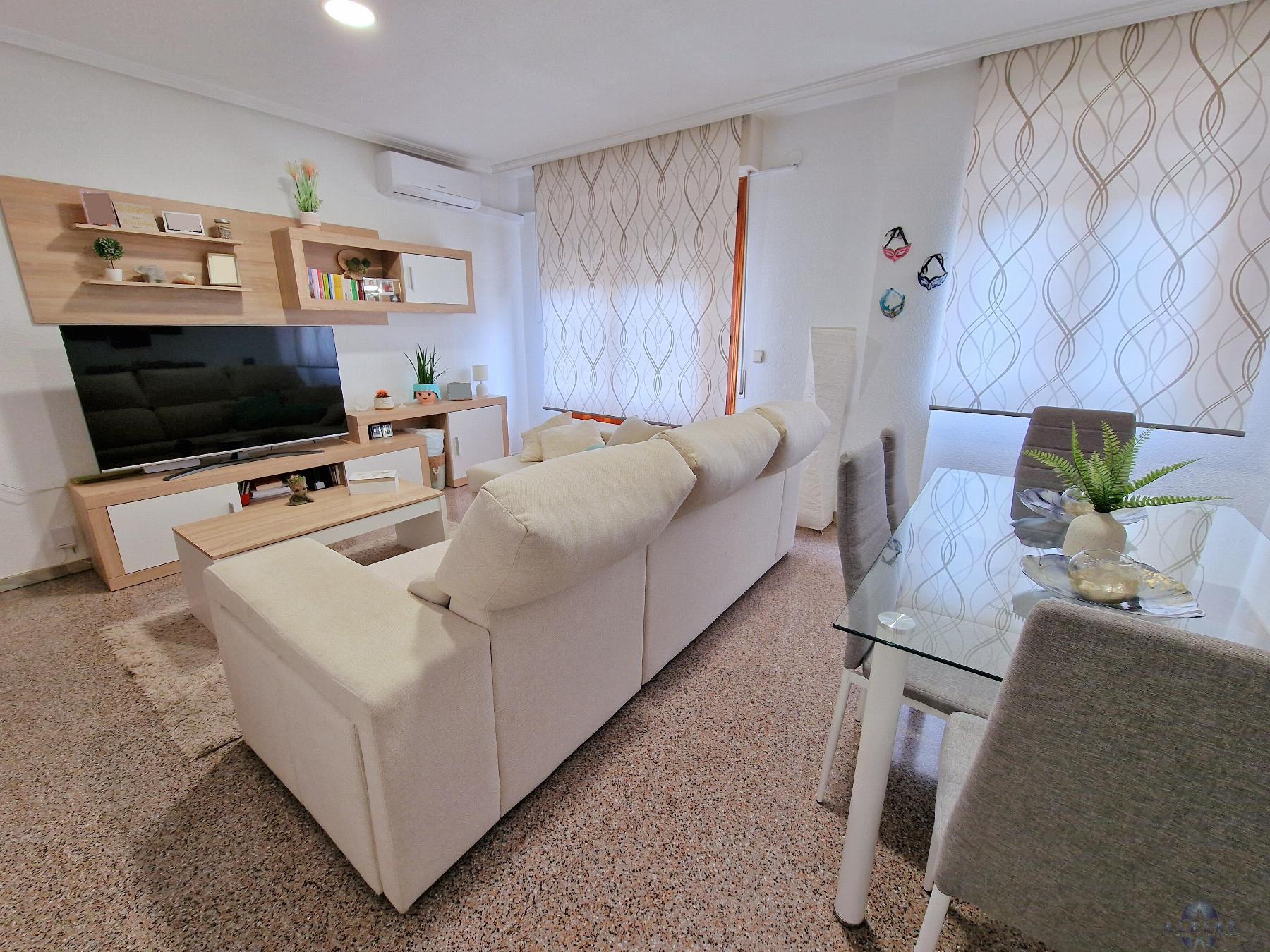 For sale of flat in Novelda