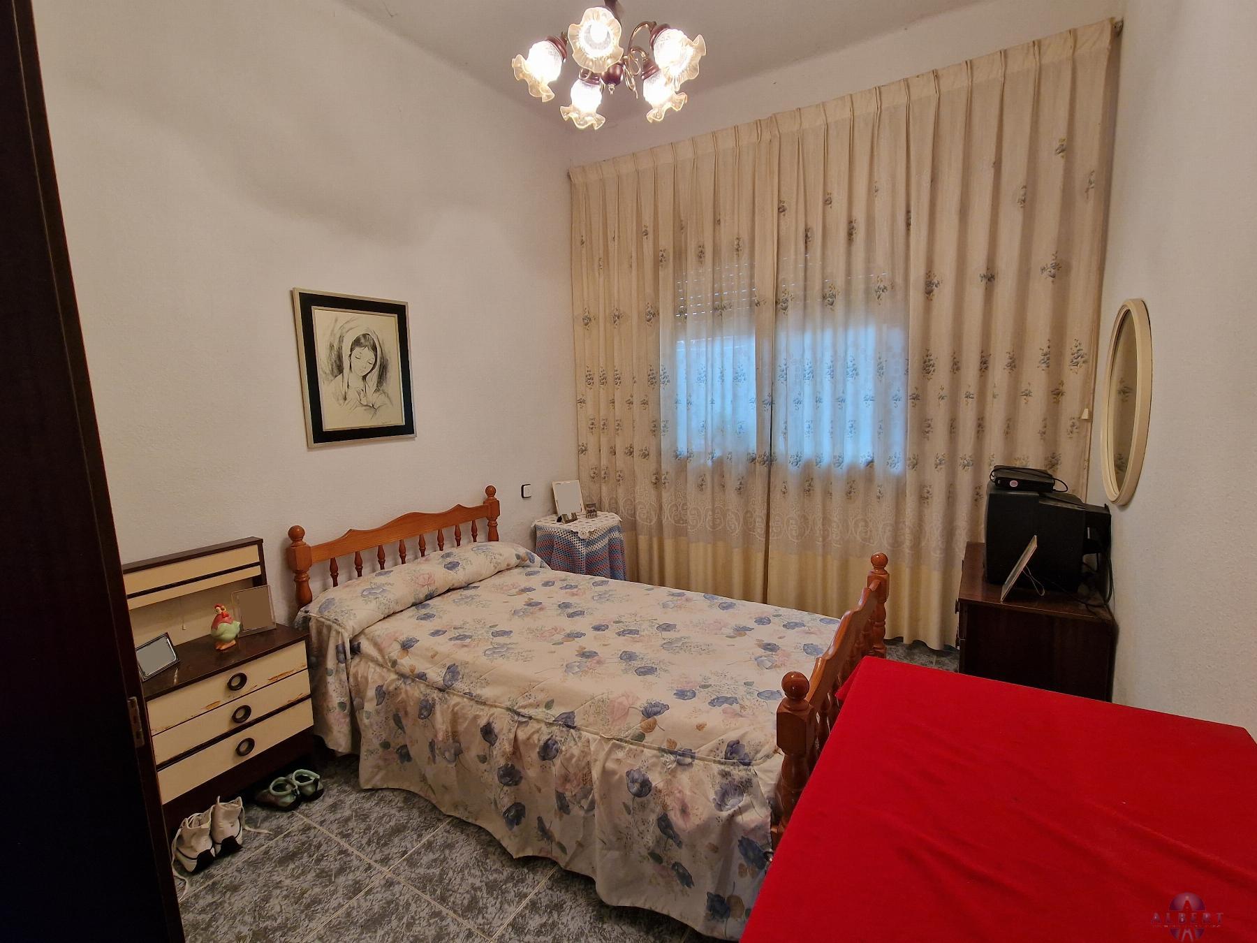 For sale of house in Monóvar-Monòver