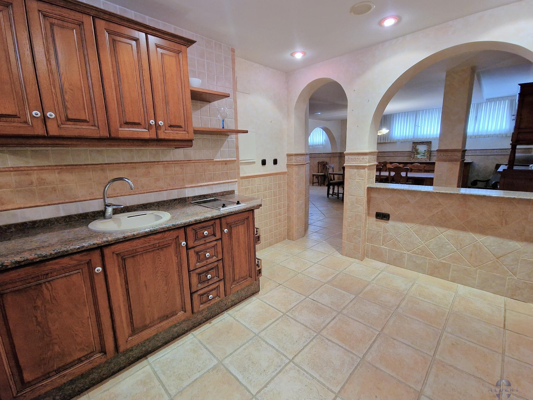 For sale of chalet in Elda