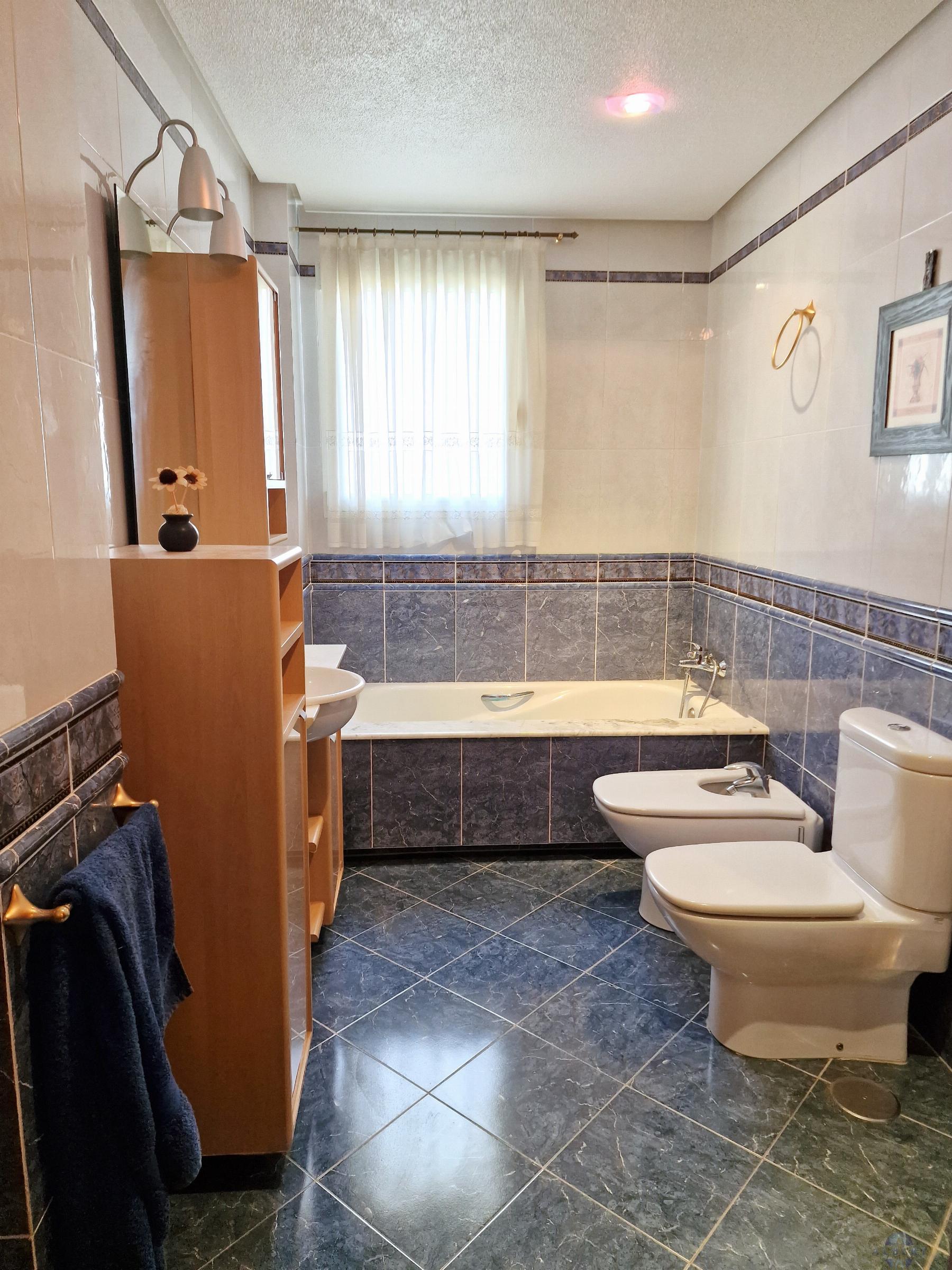 For sale of chalet in Elda