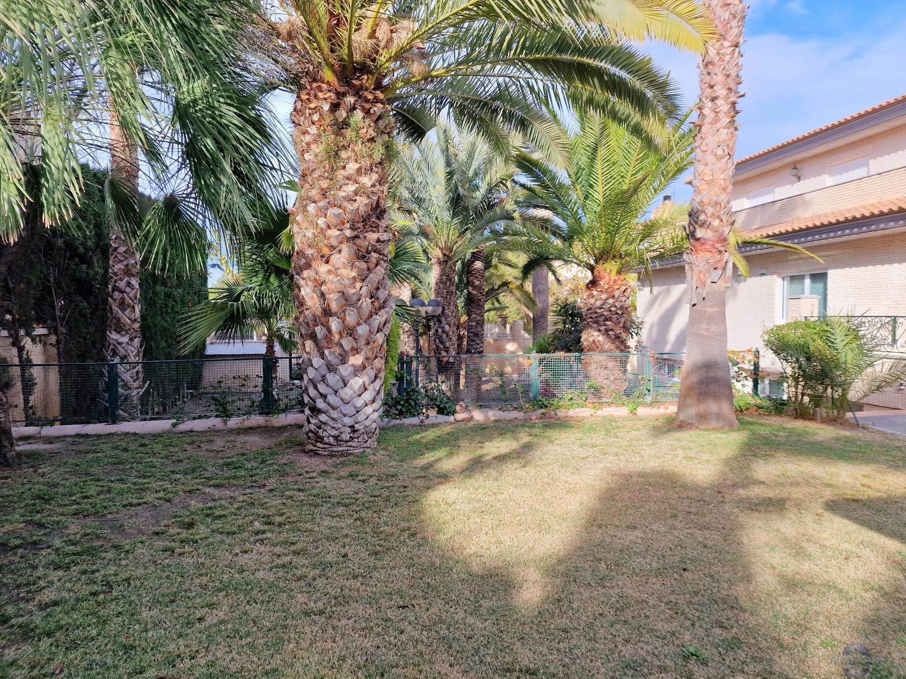 For sale of chalet in Elda