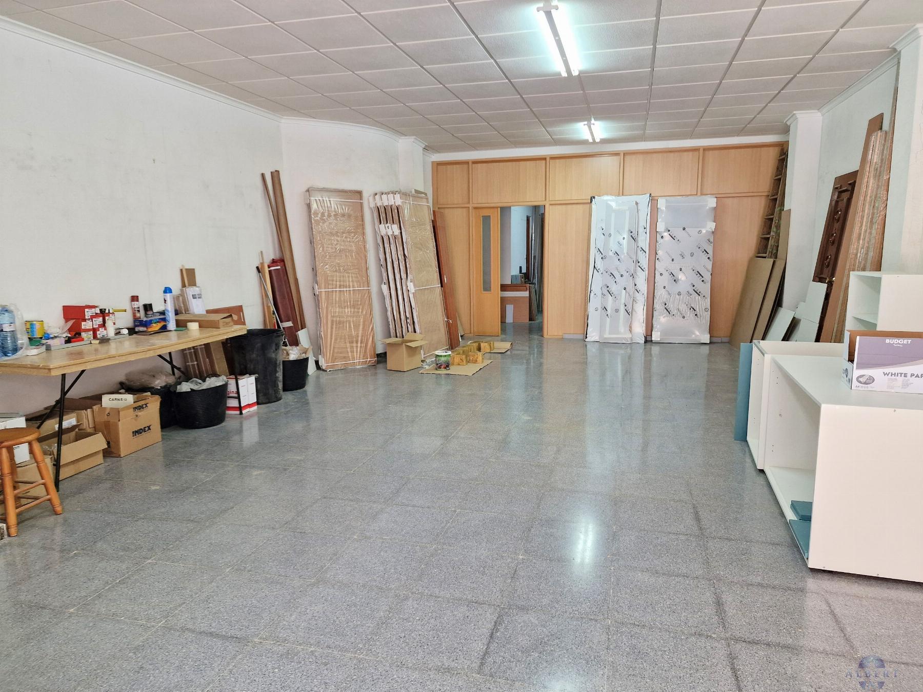 Venta de local comercial en Monóvar-Monòver