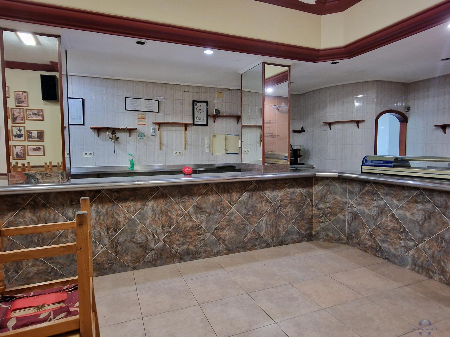 For sale of commercial in Novelda