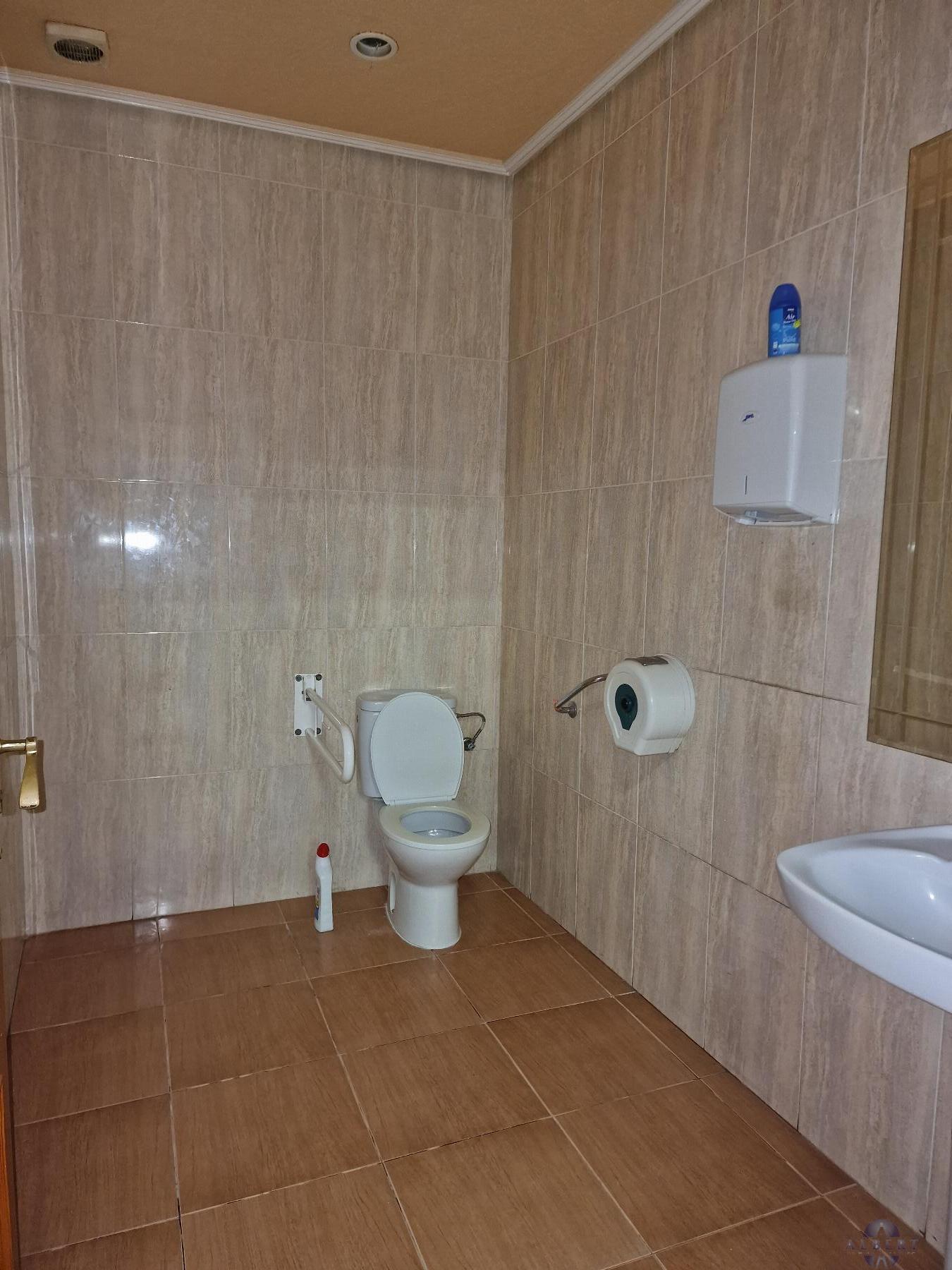For sale of commercial in Novelda