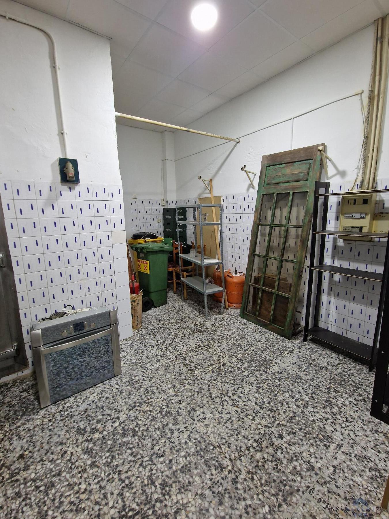 For sale of commercial in Novelda