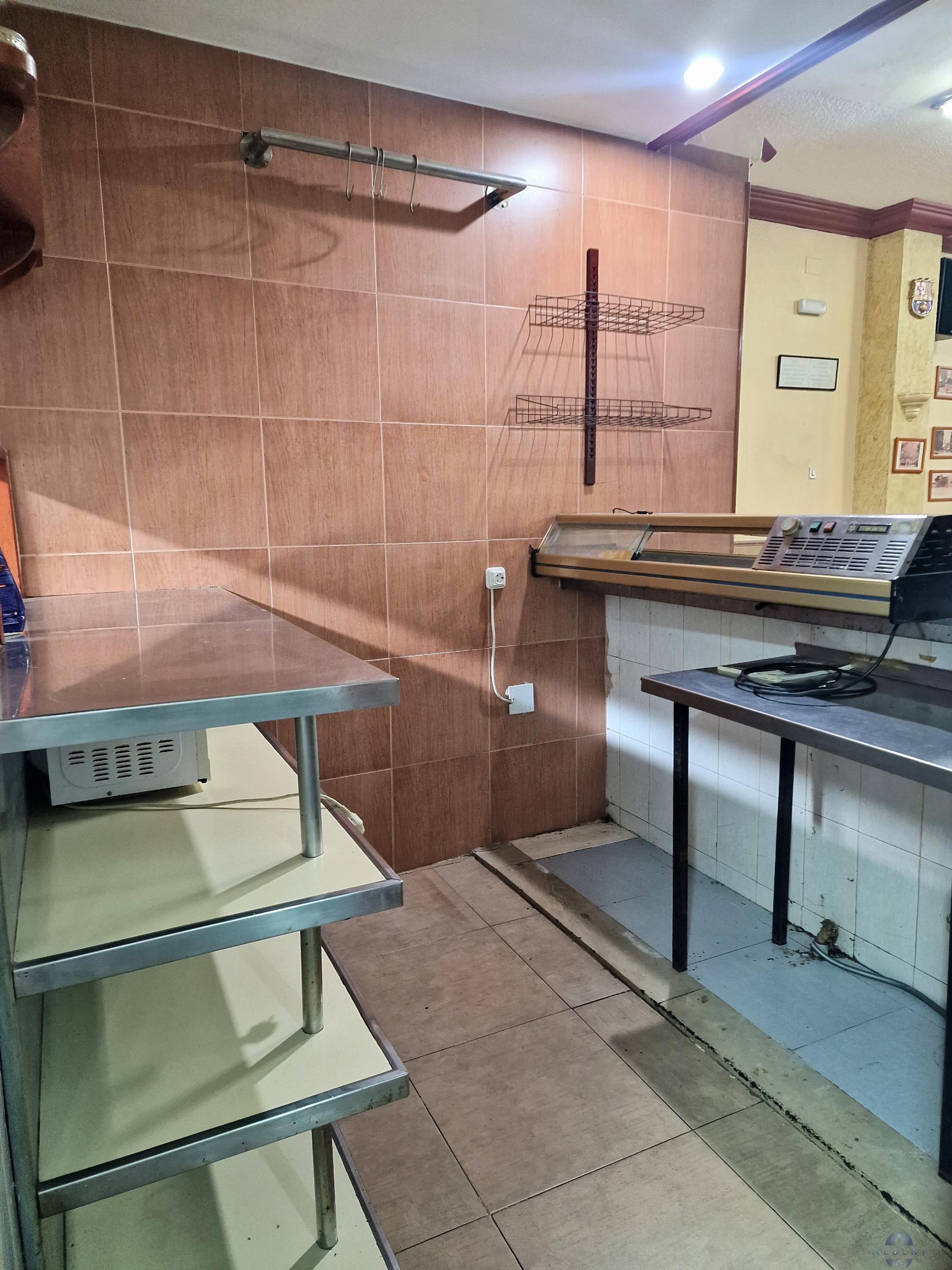 For sale of commercial in Novelda