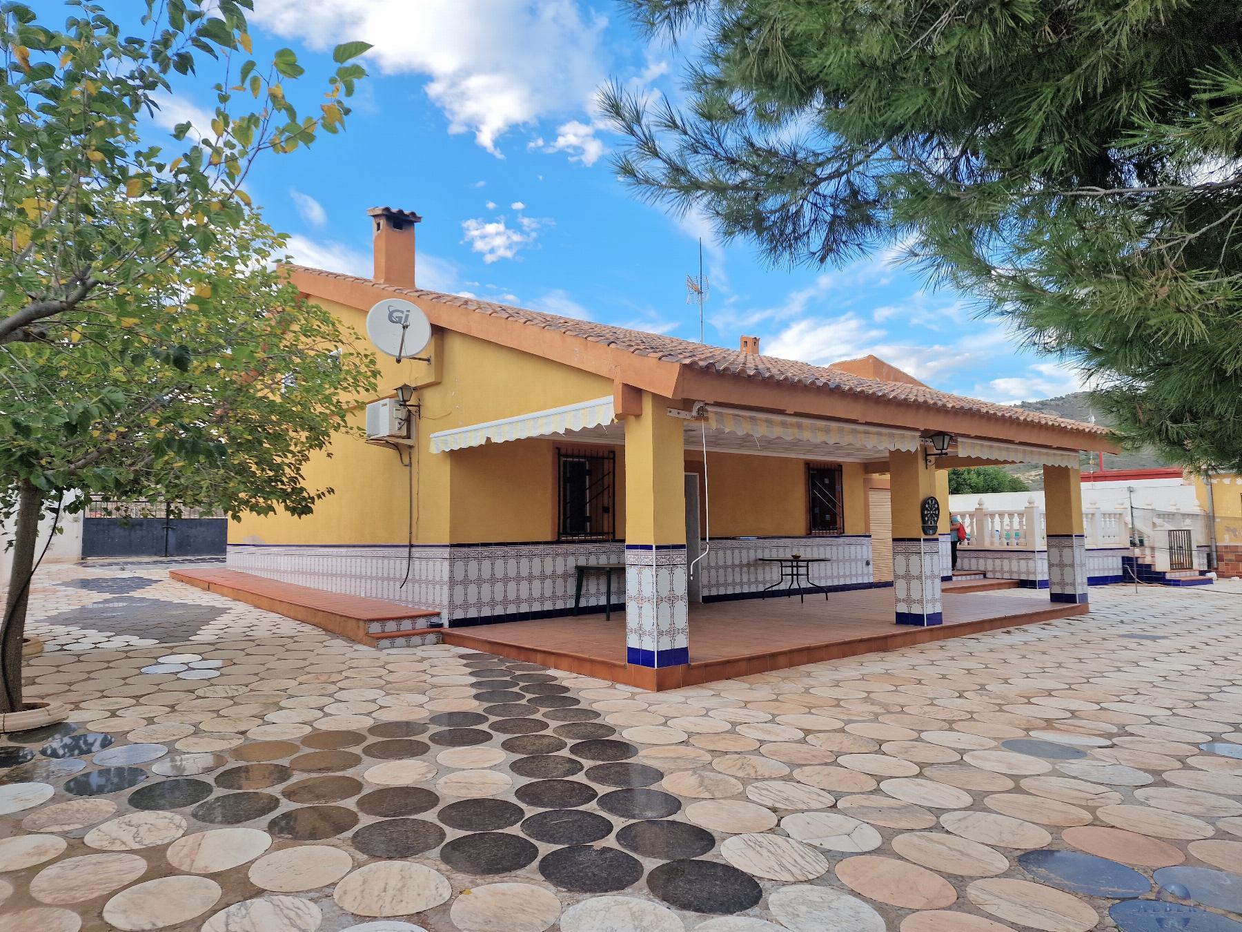 Venta de chalet en Novelda