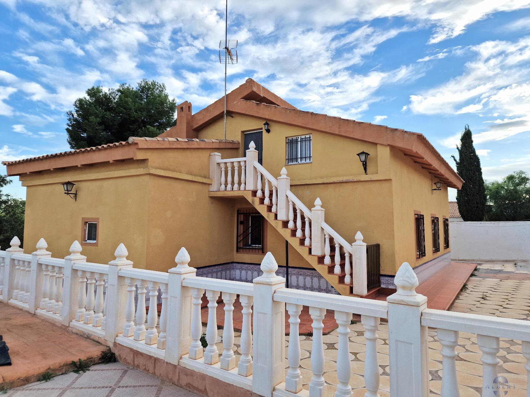 Venta de chalet en Novelda