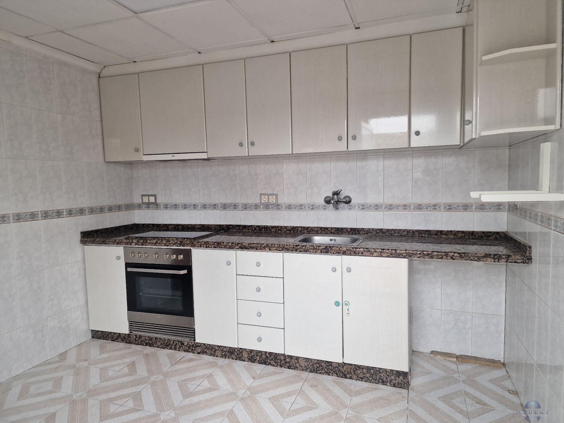 For sale of house in Monóvar-Monòver