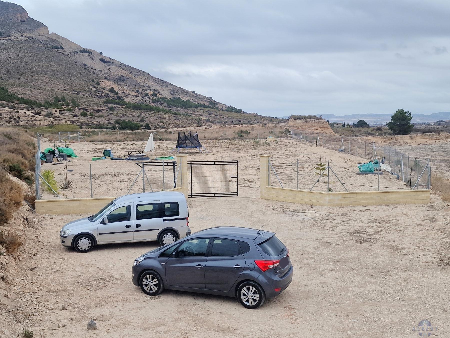 For sale of land in Novelda