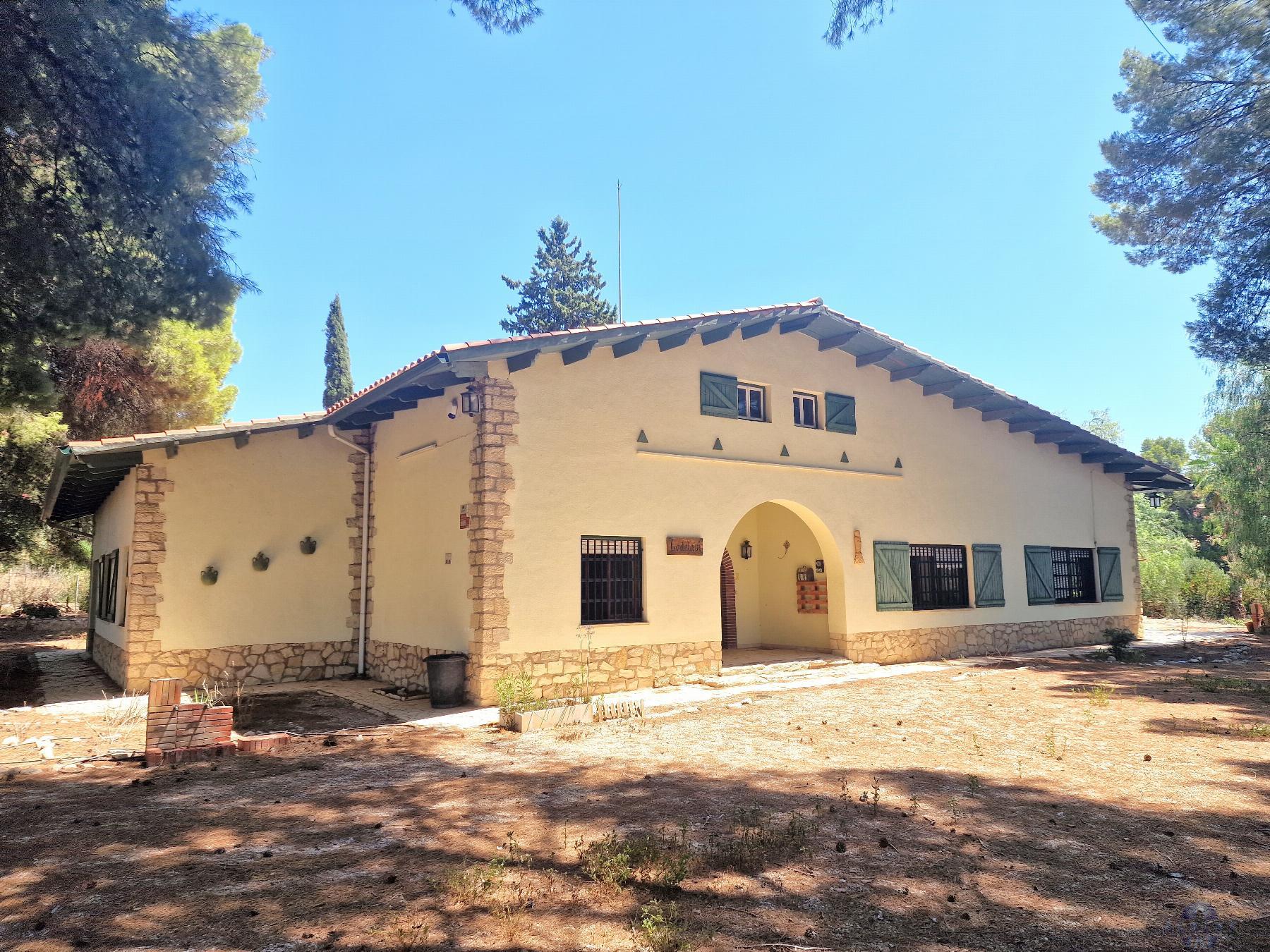 Chalet en venta en La Jaud, Elda