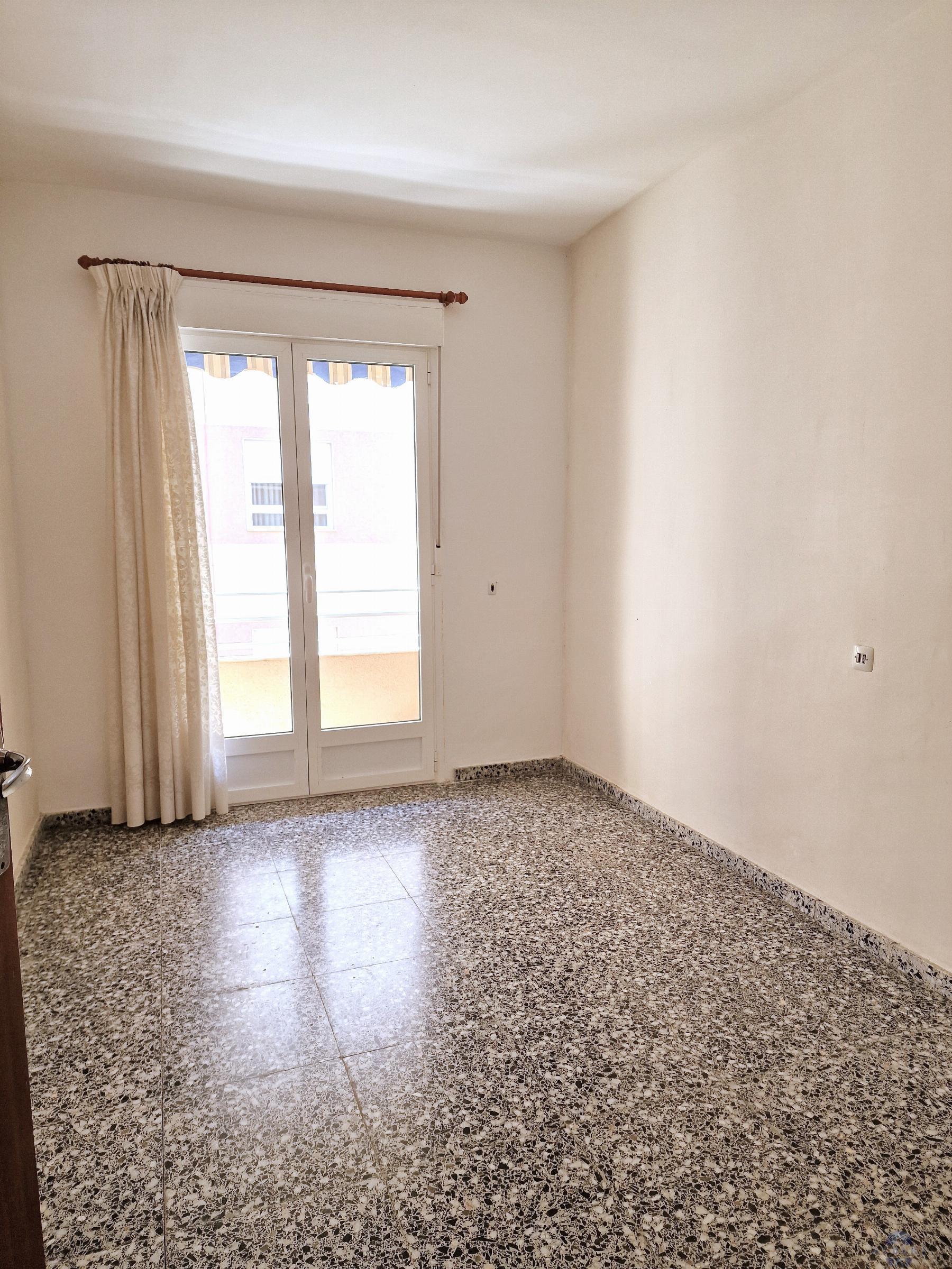 For sale of flat in Monóvar-Monòver