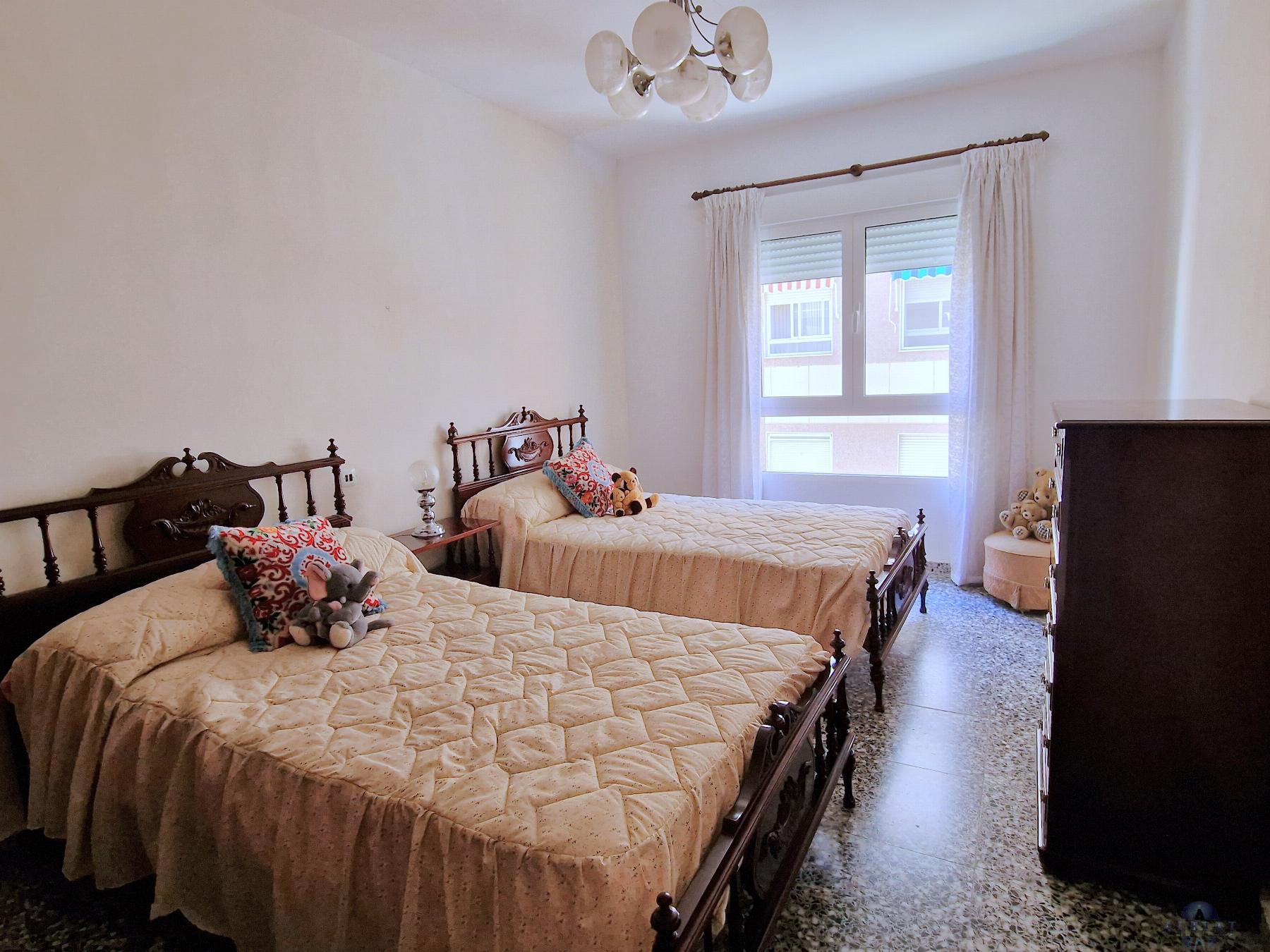 For sale of flat in Monóvar-Monòver