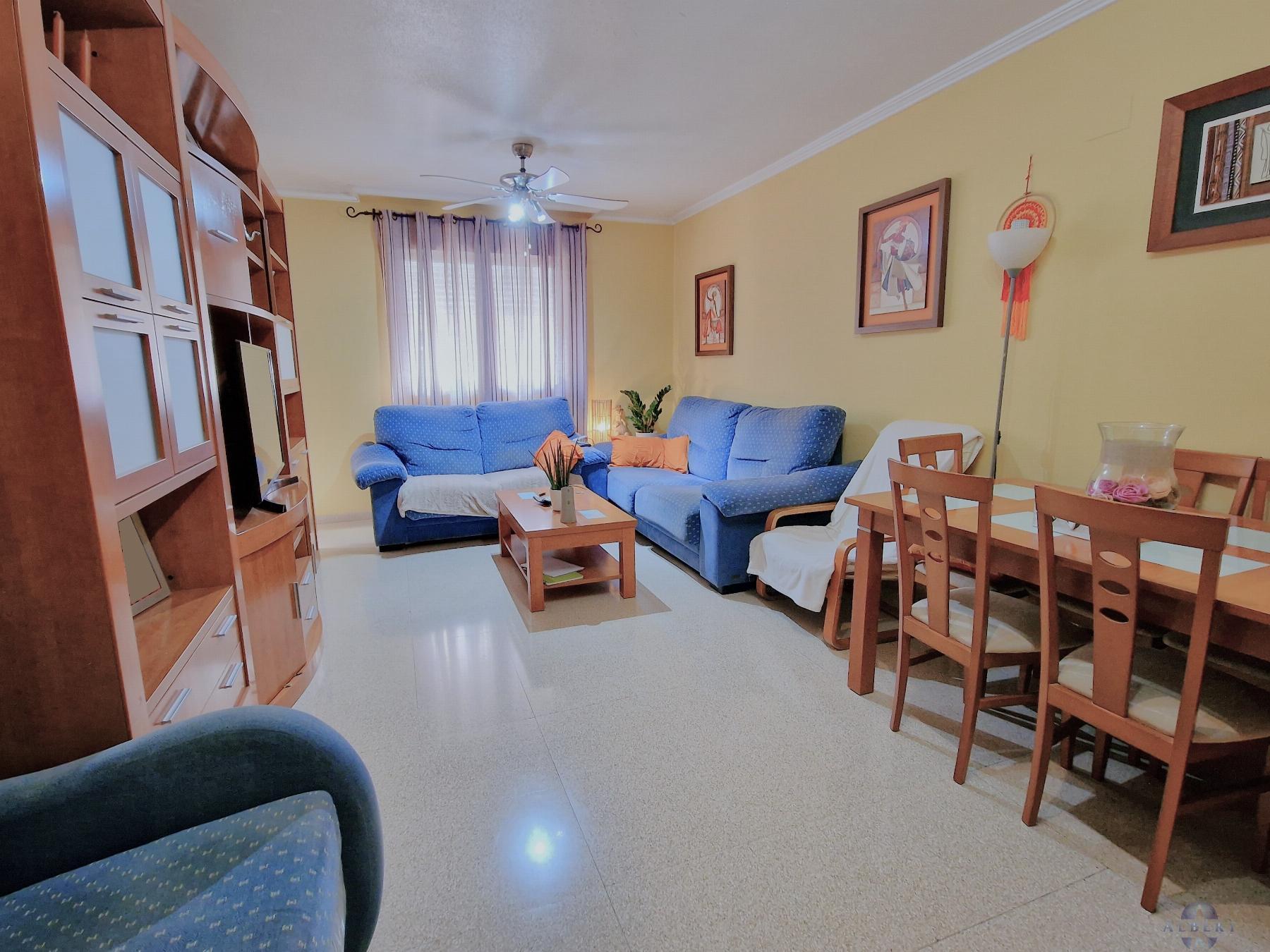 For sale of flat in Novelda