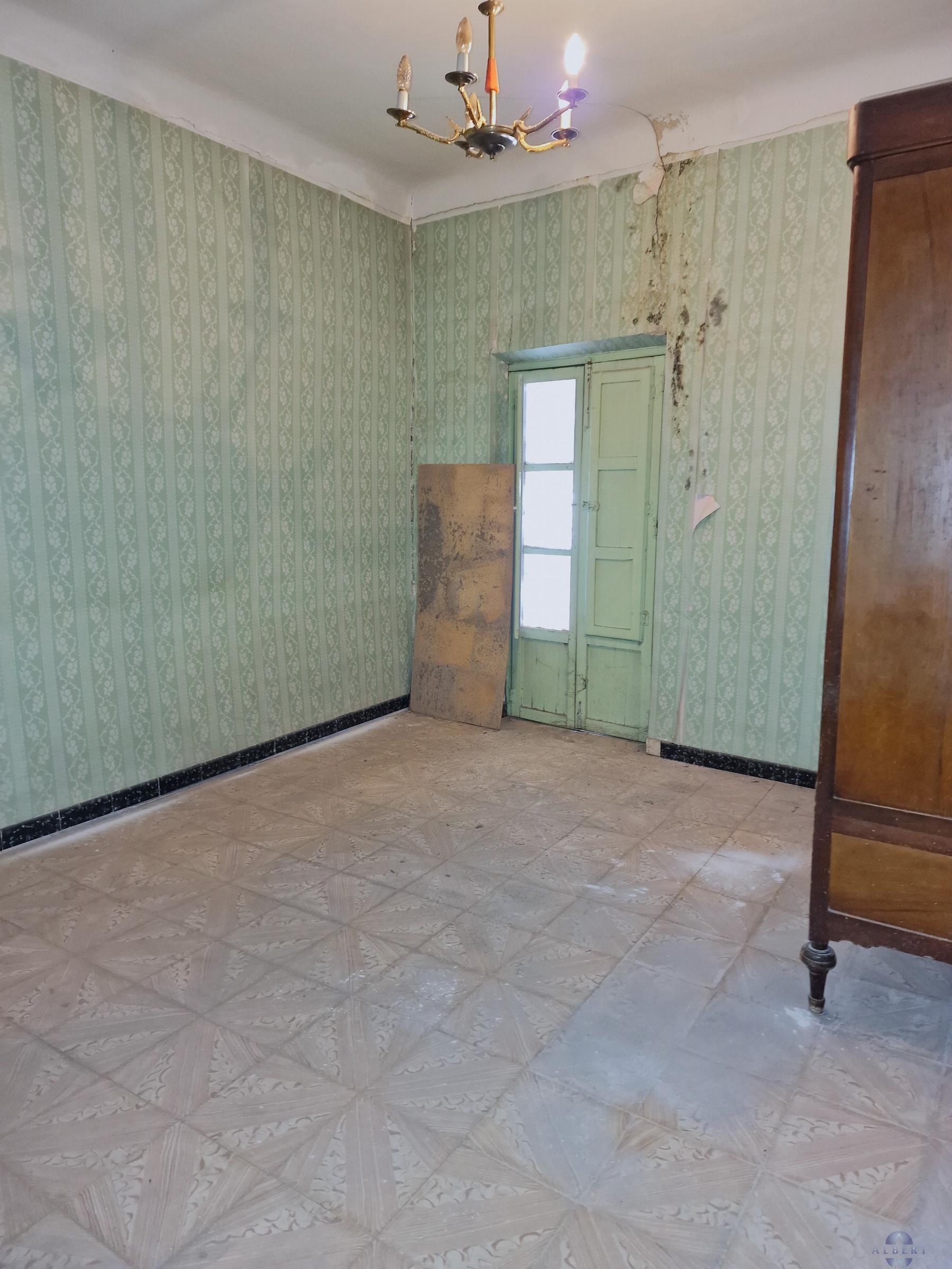 For sale of house in Monóvar-Monòver