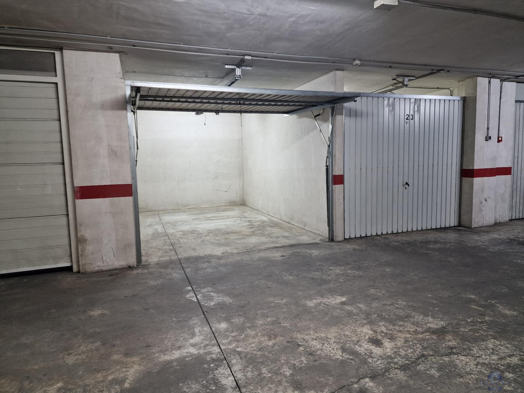 For rent of garage in Novelda