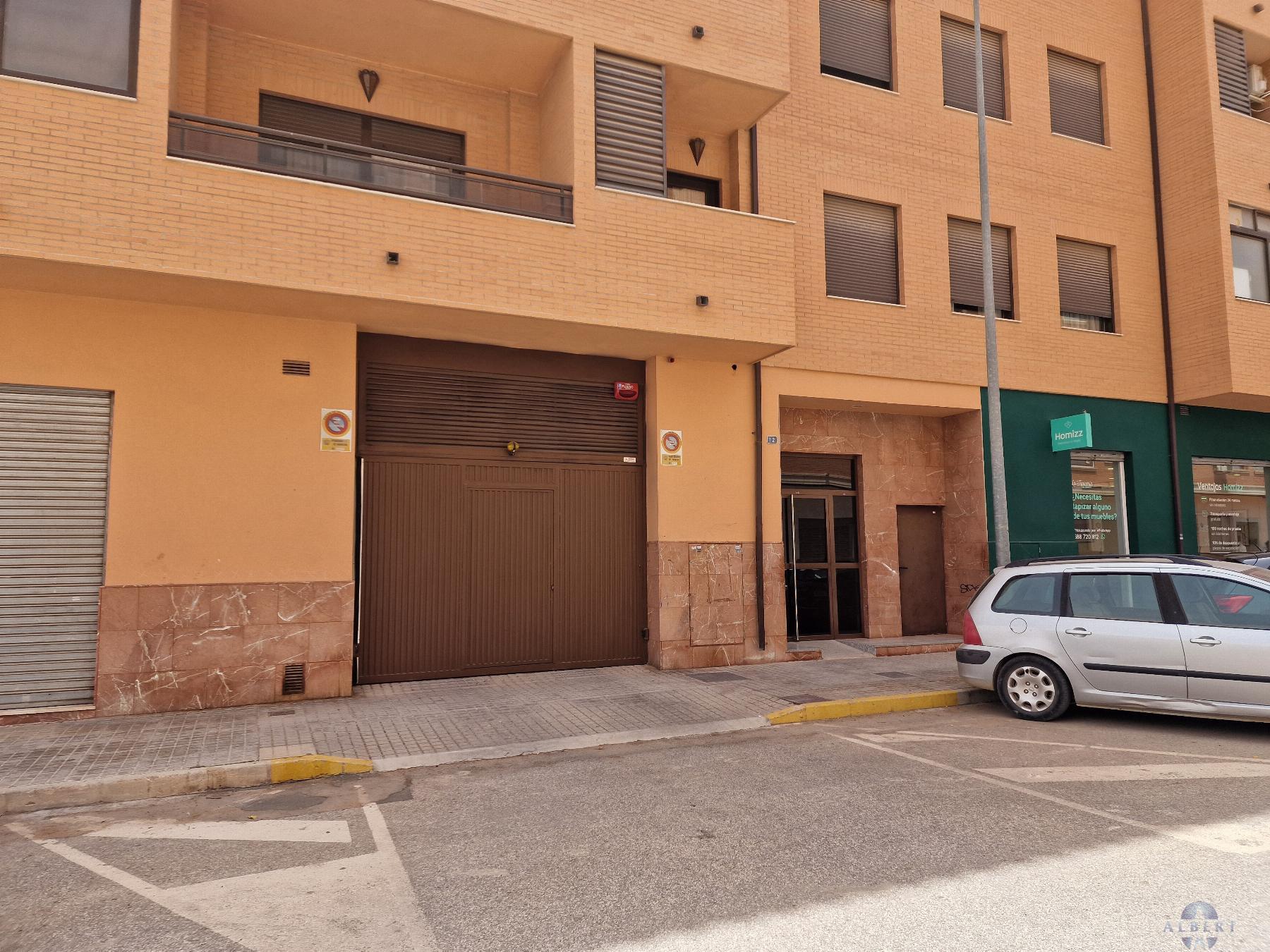 For rent of garage in Novelda