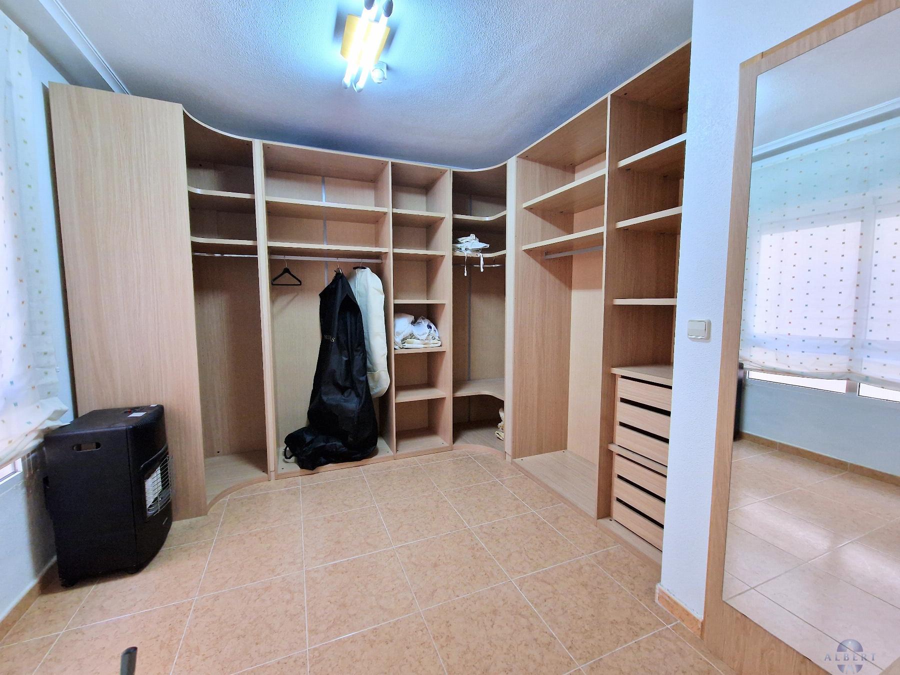For sale of flat in Monóvar-Monòver