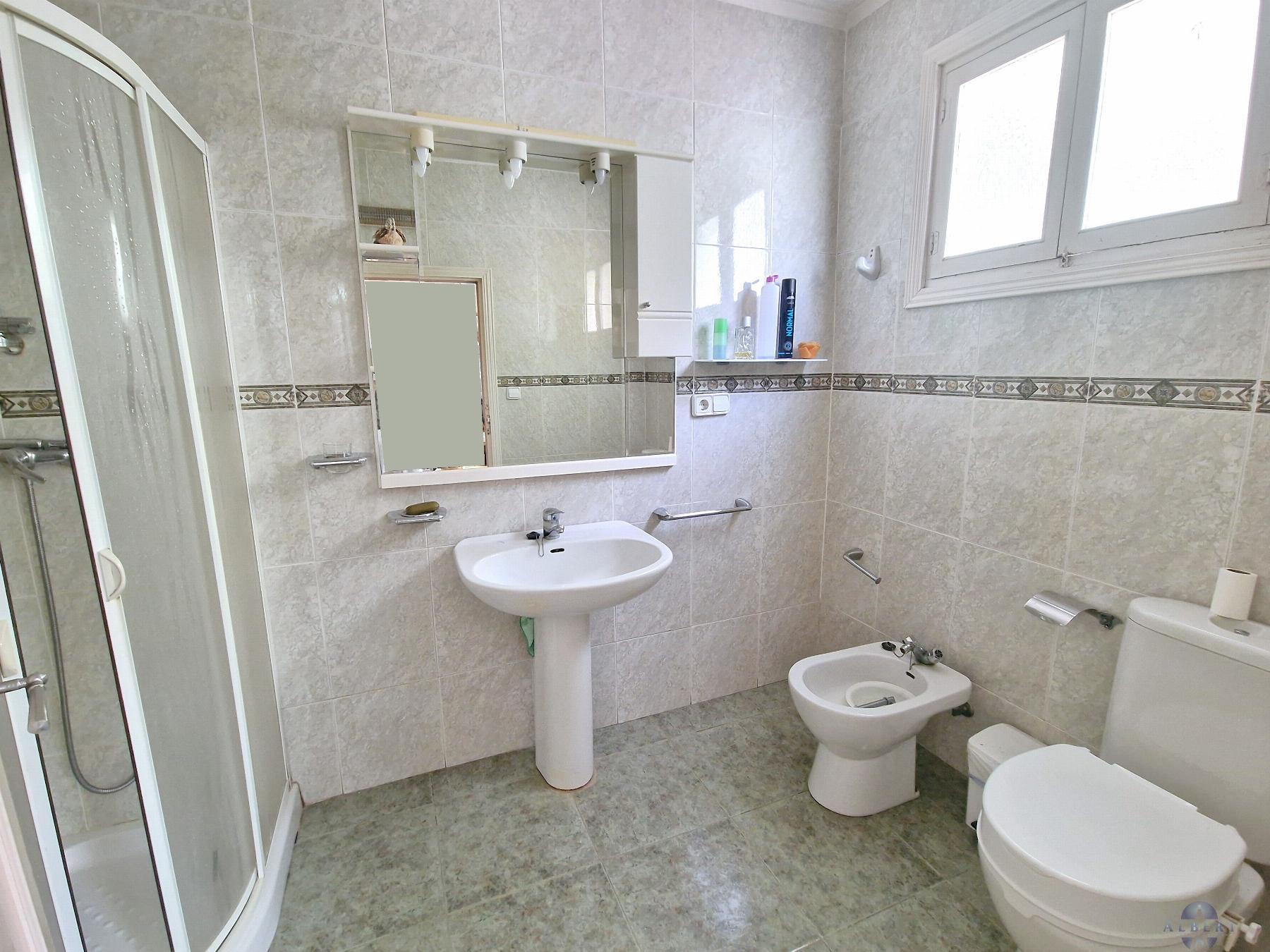 For sale of house in Monóvar-Monòver