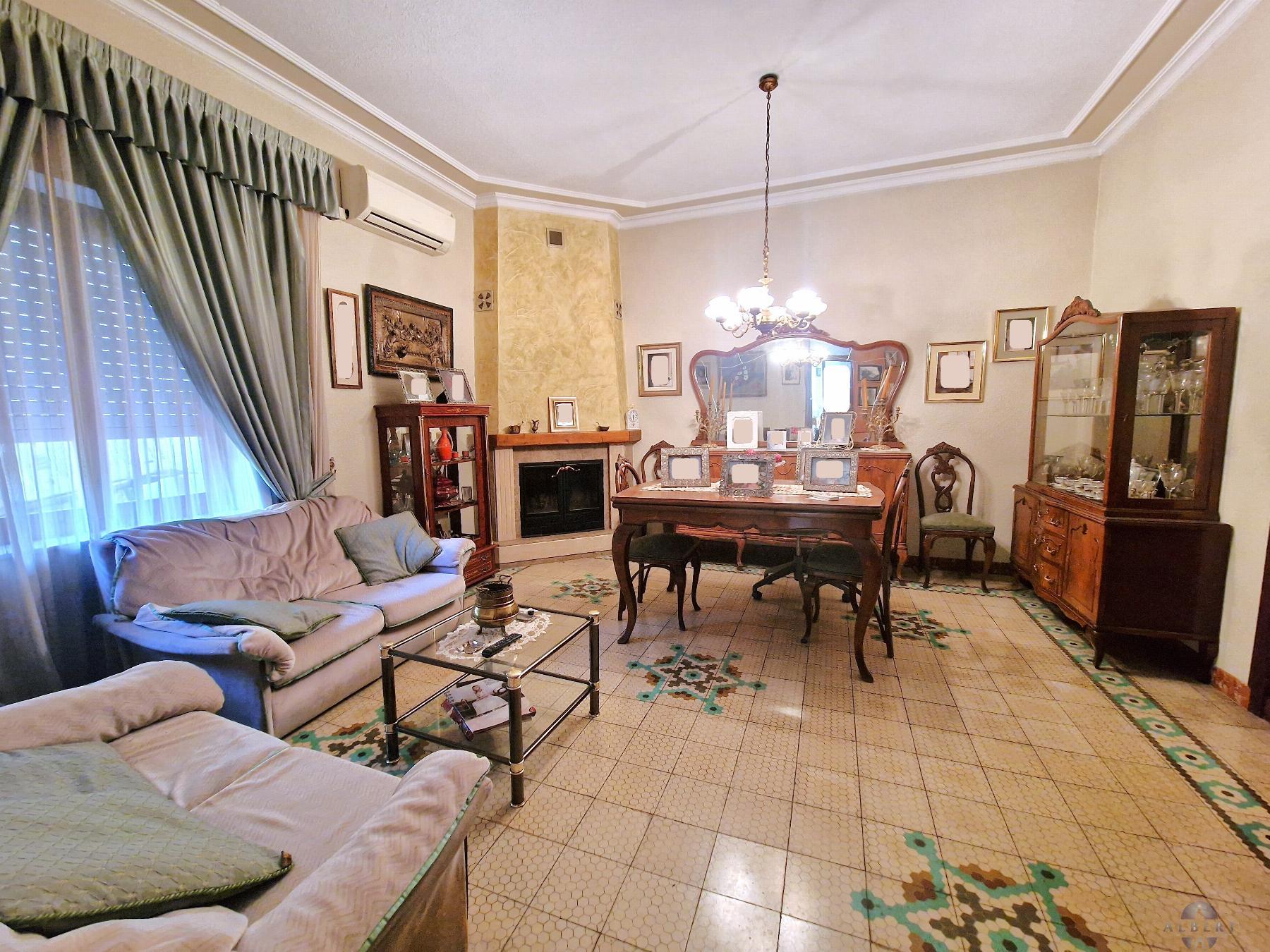 For sale of house in Monóvar-Monòver
