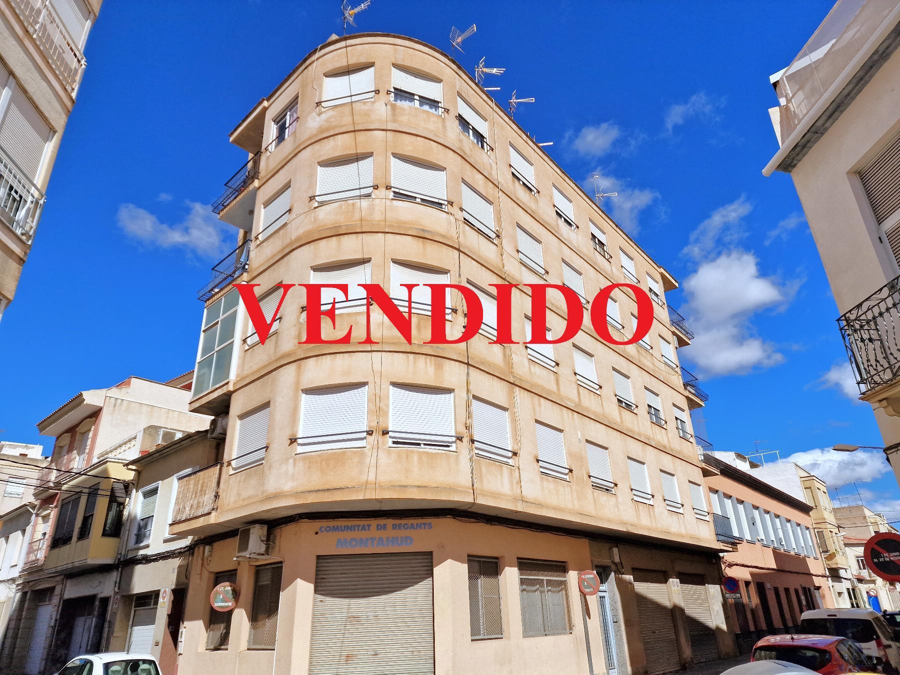 For sale of flat in Novelda