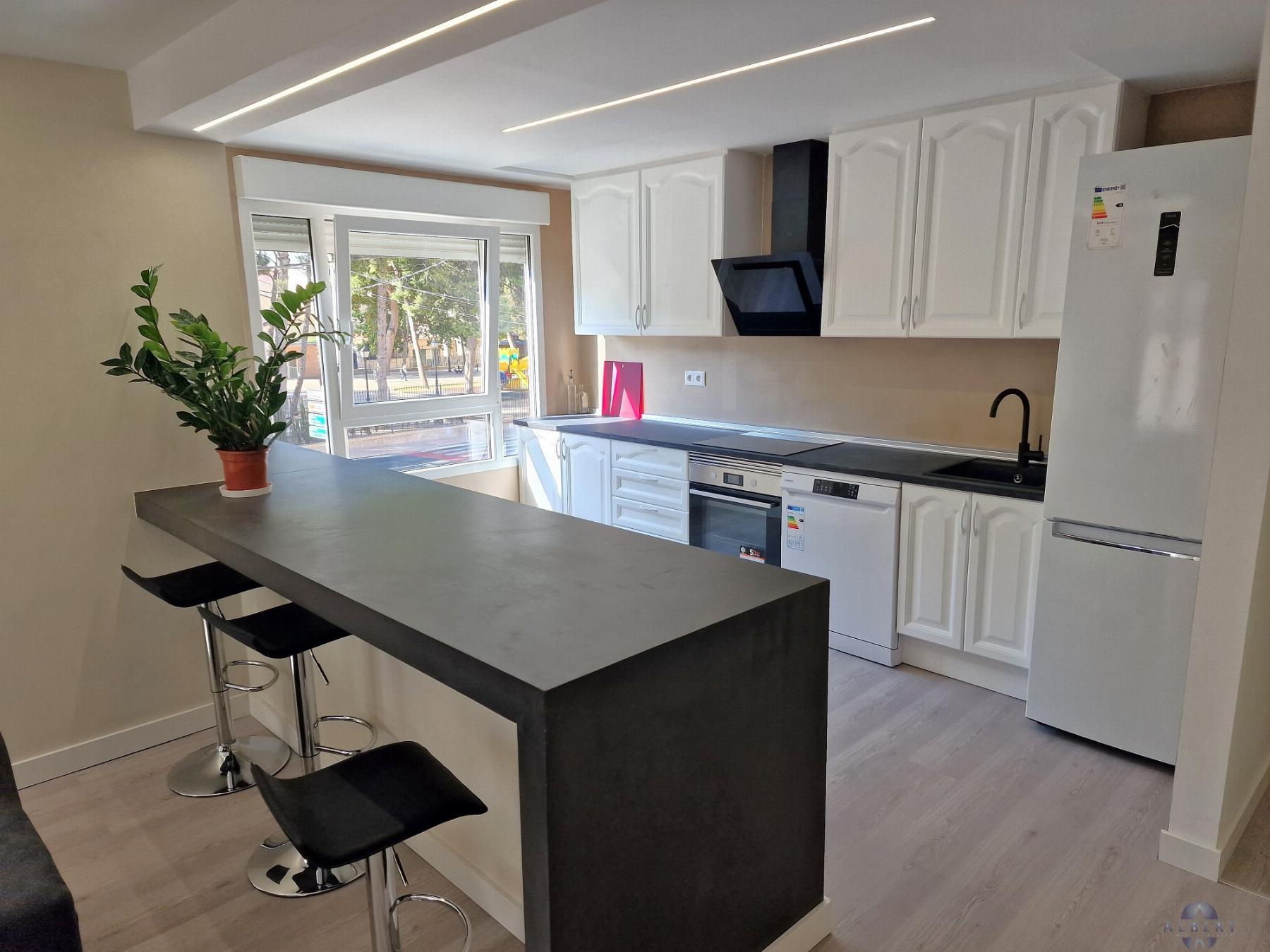 For sale of flat in Monóvar-Monòver