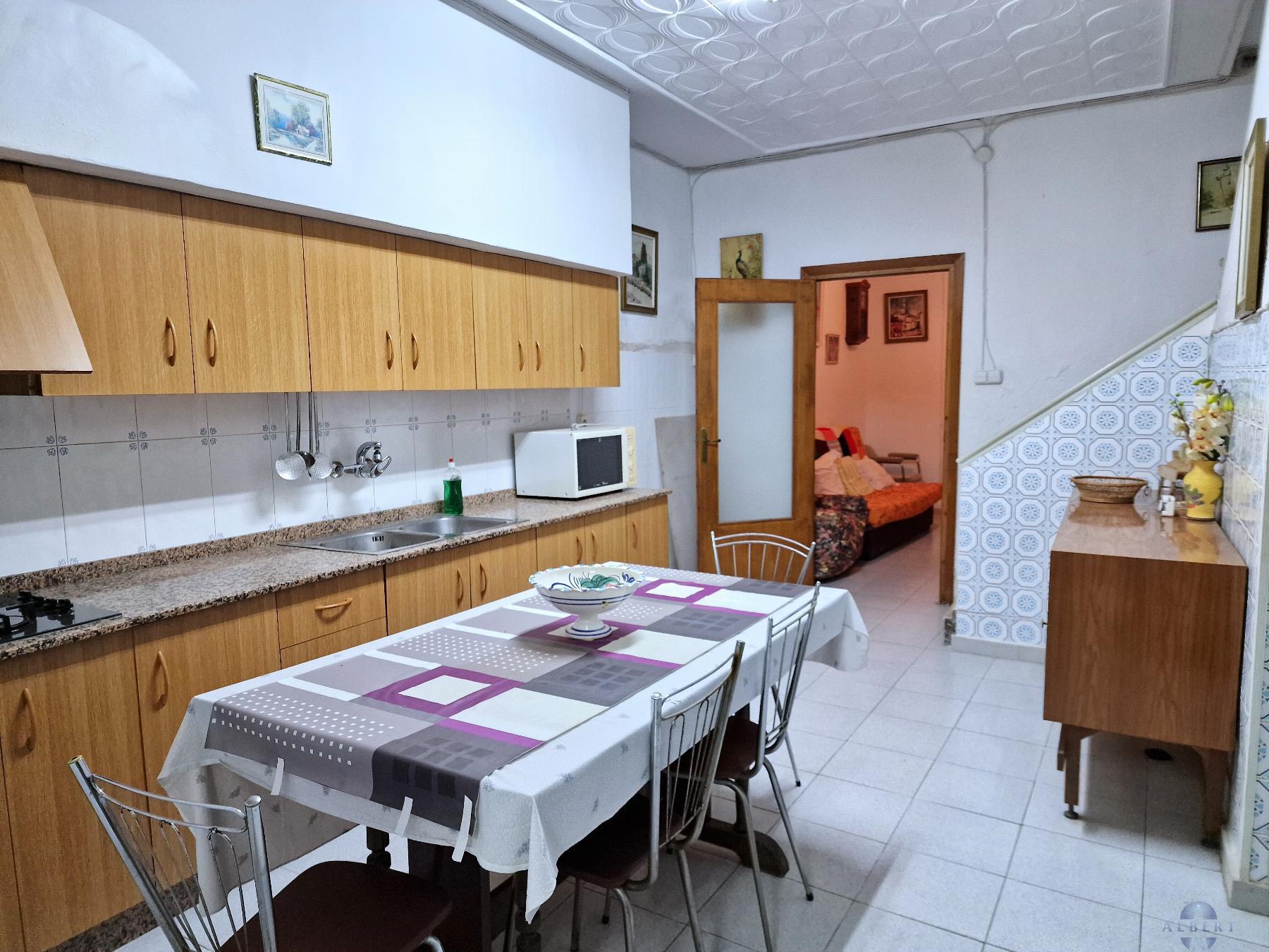 For sale of house in Novelda