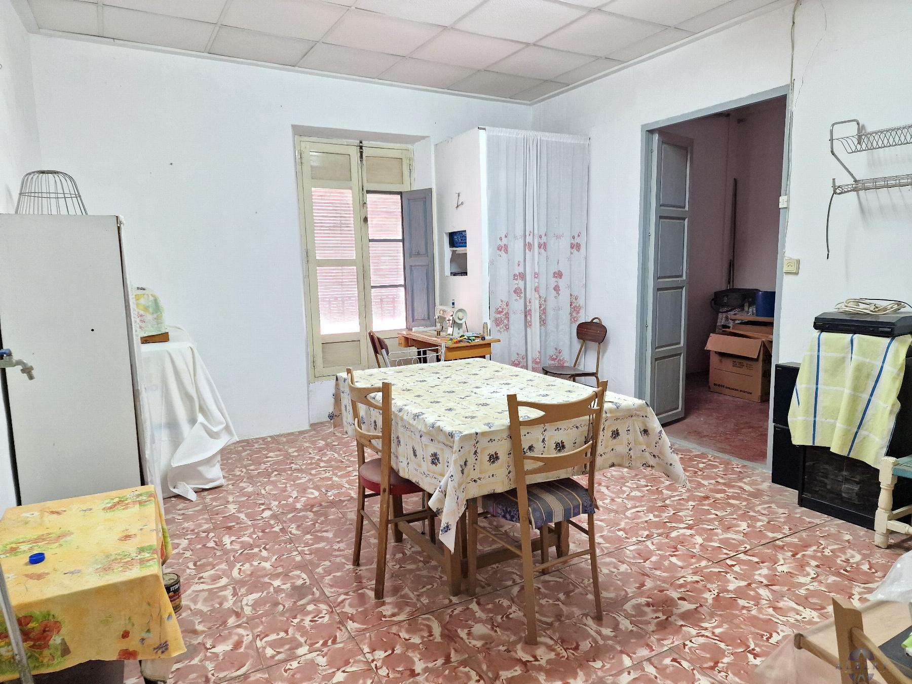 For sale of house in Novelda