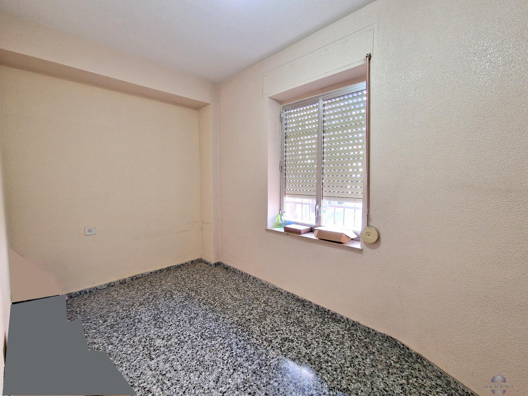 For sale of flat in Monóvar-Monòver