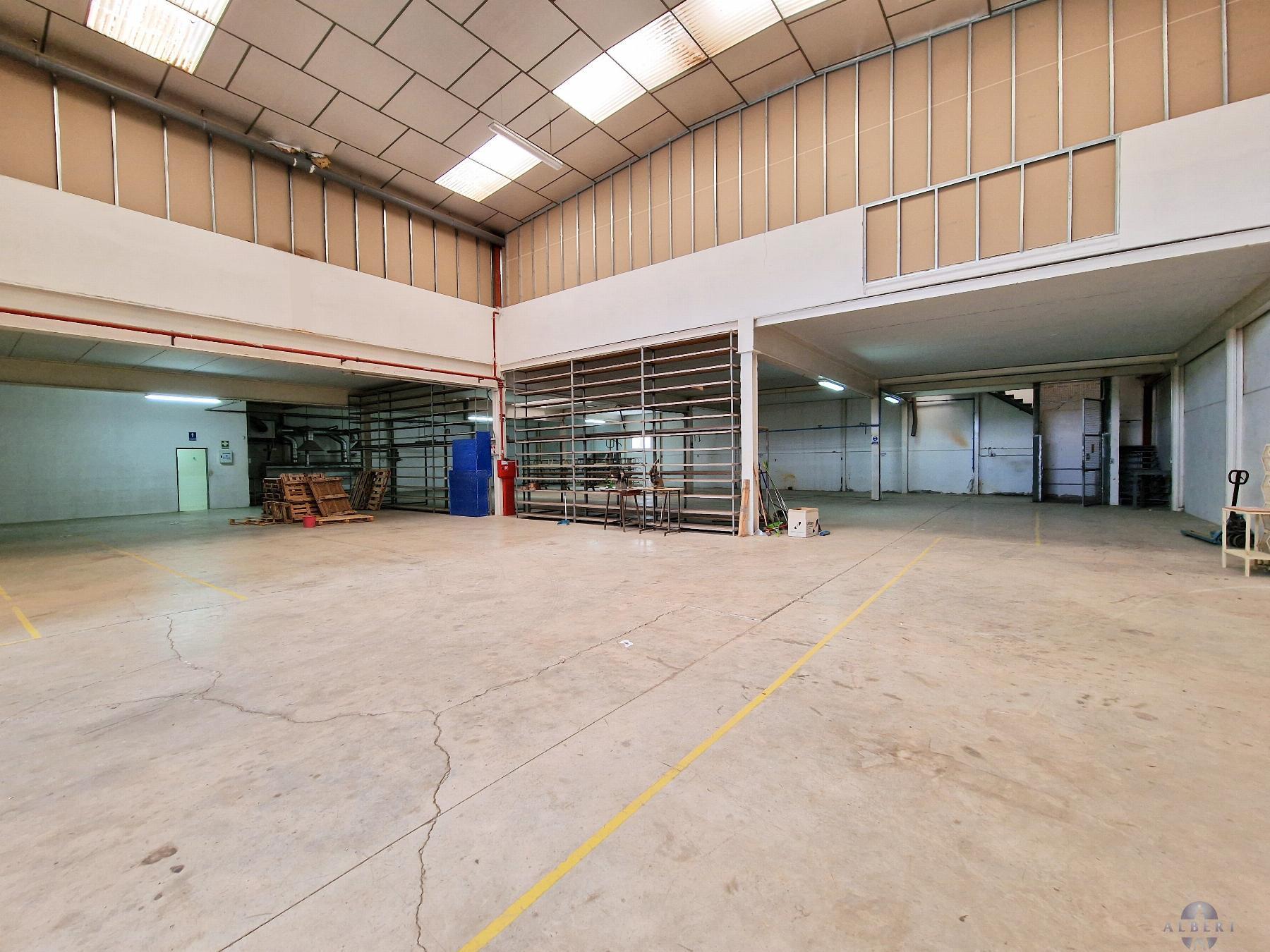For sale of industrial plant/warehouse in Monóvar-Monòver