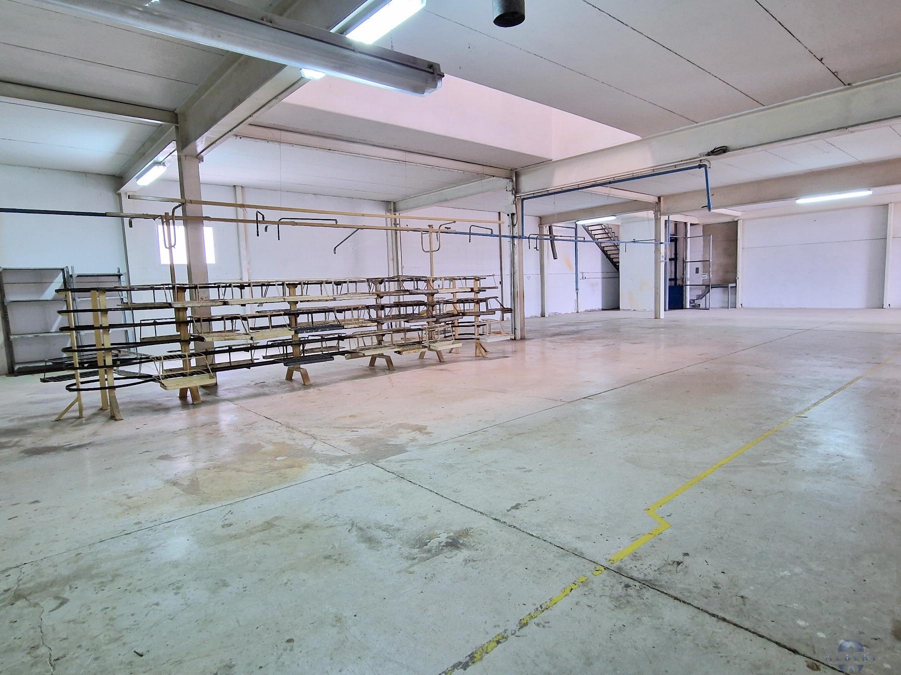 For sale of industrial plant/warehouse in Monóvar-Monòver