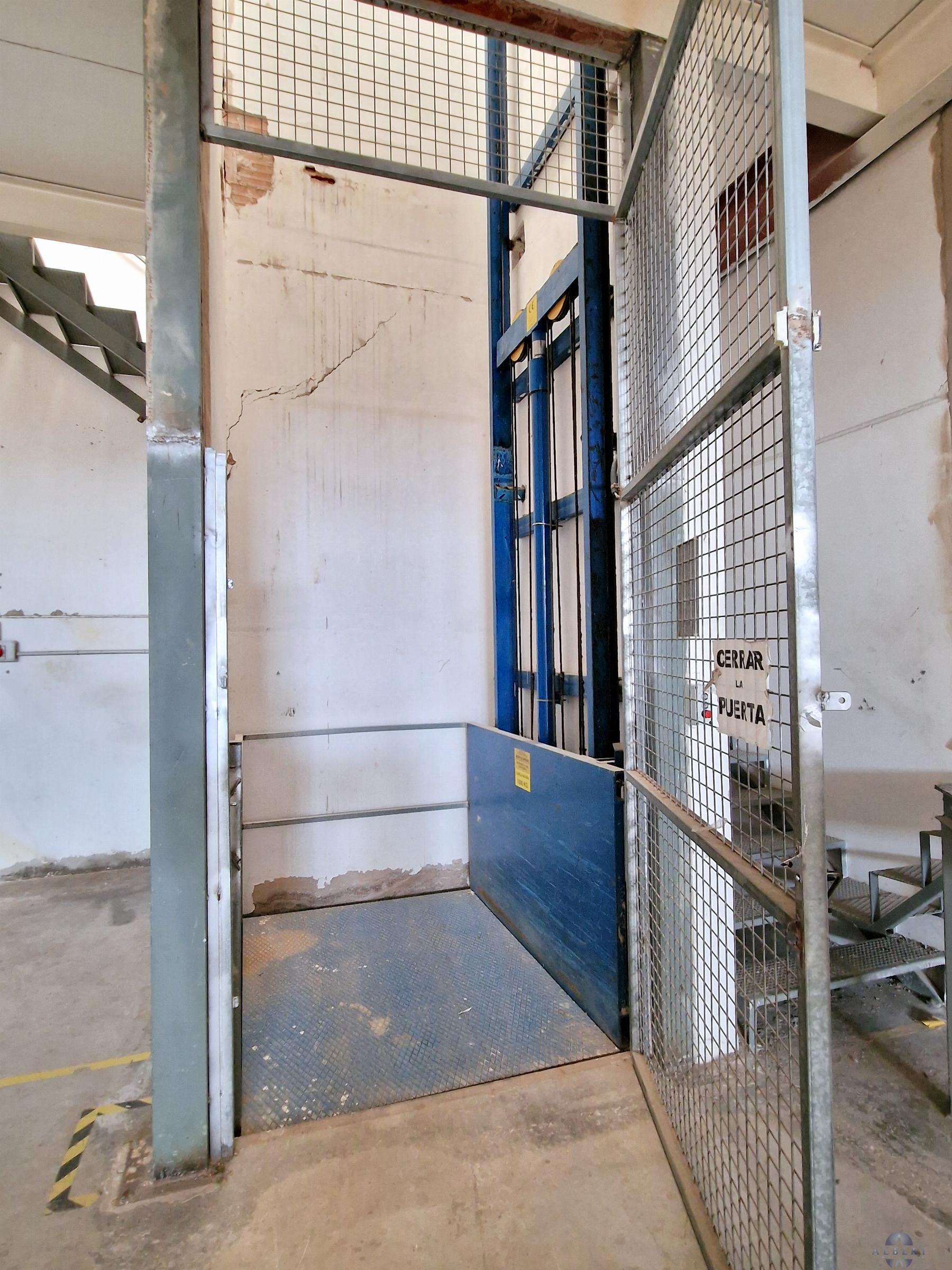 For sale of industrial plant/warehouse in Monóvar-Monòver