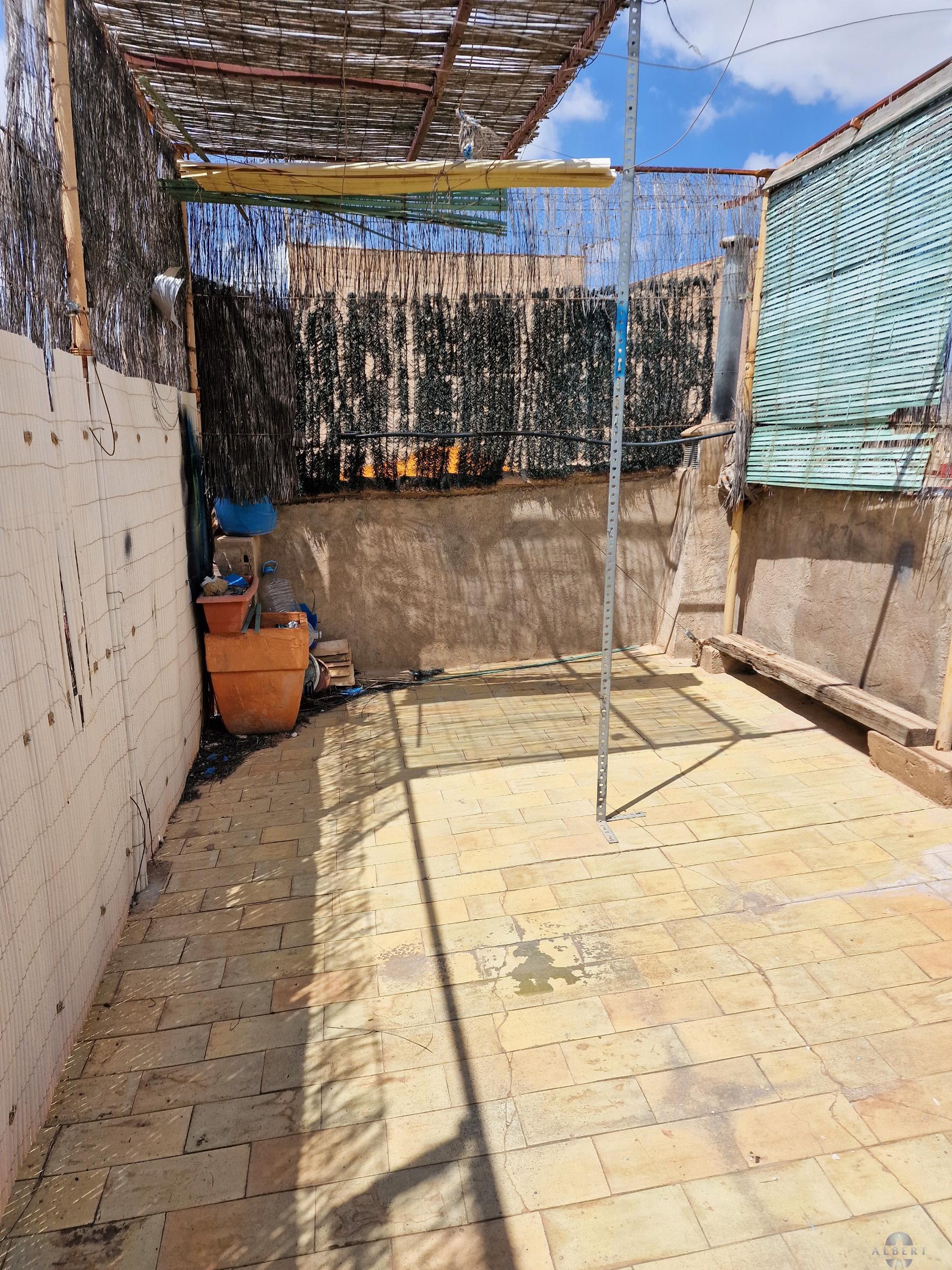 For sale of house in Novelda