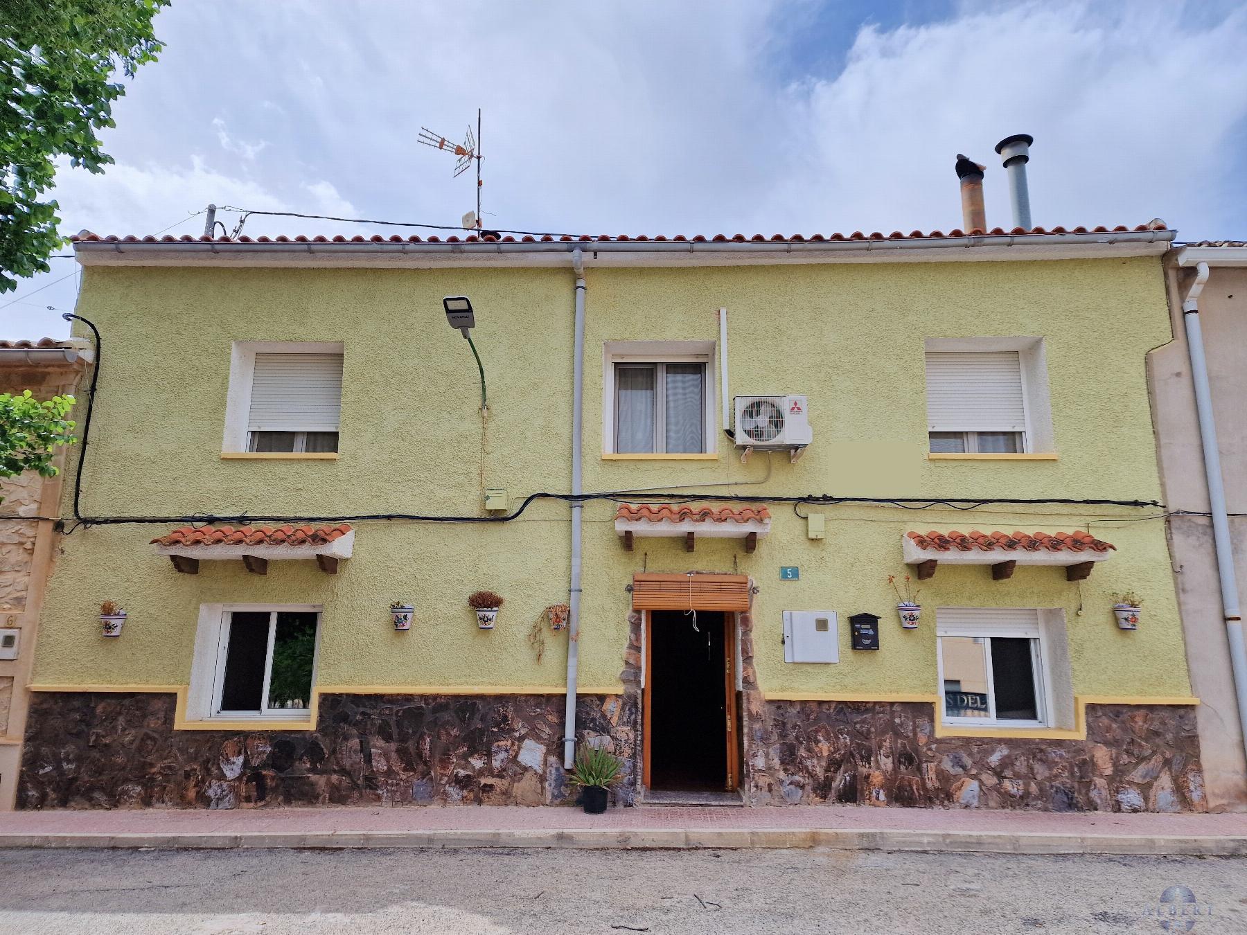 For sale of house in Monóvar-Monòver
