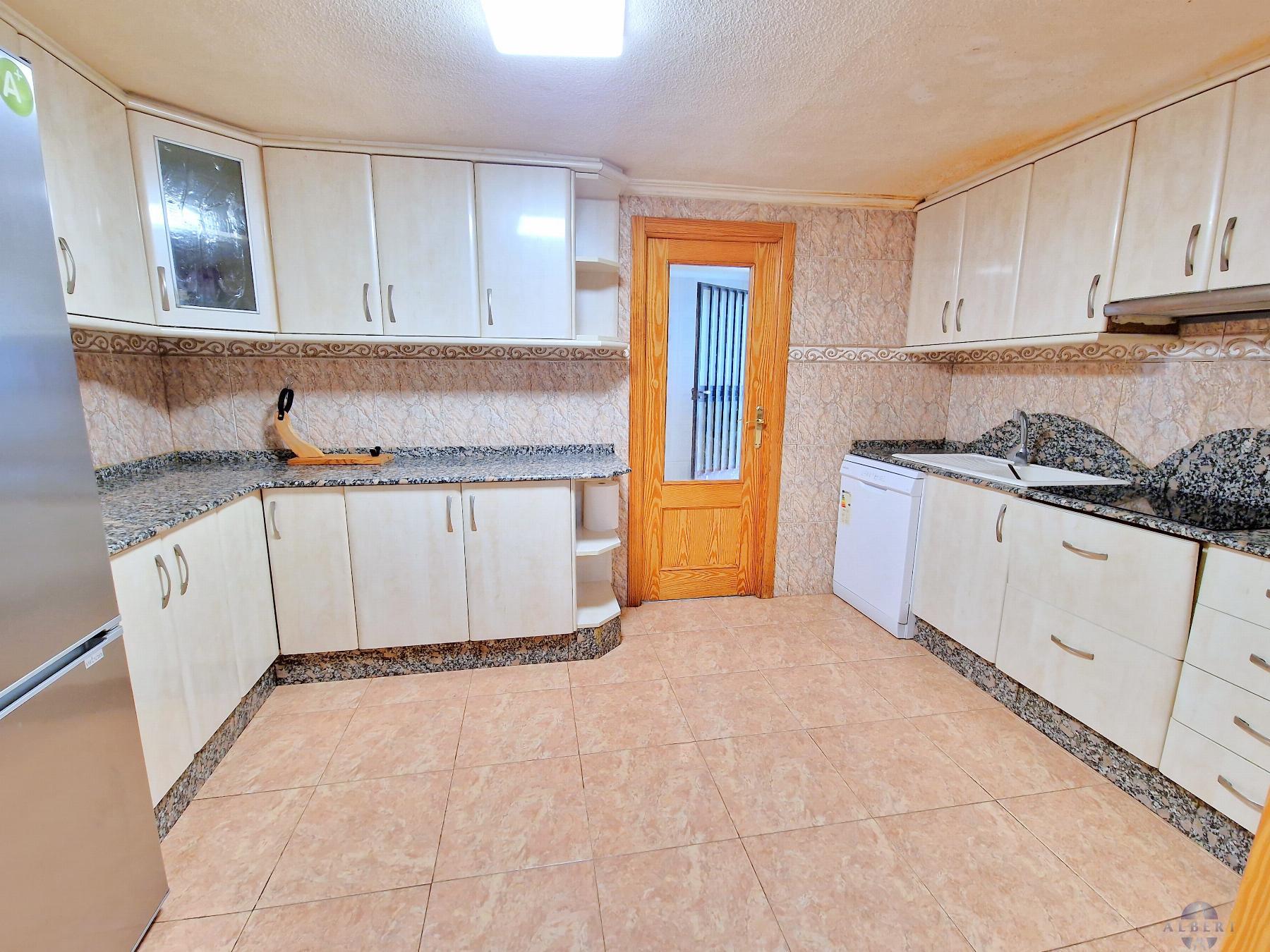For sale of house in Monóvar-Monòver