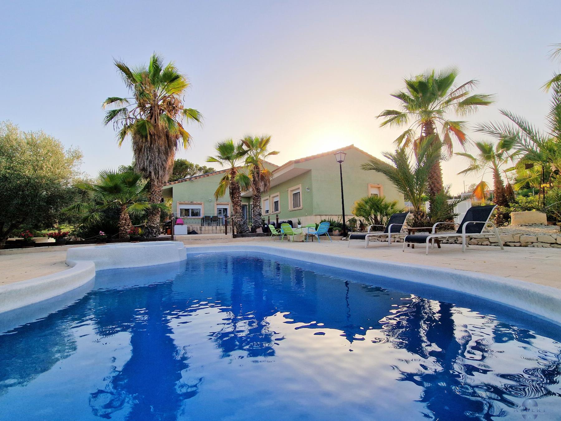 For sale of chalet in Monóvar-Monòver