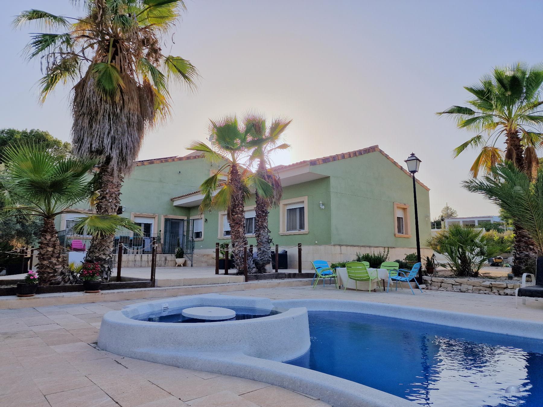 For sale of chalet in Monóvar-Monòver
