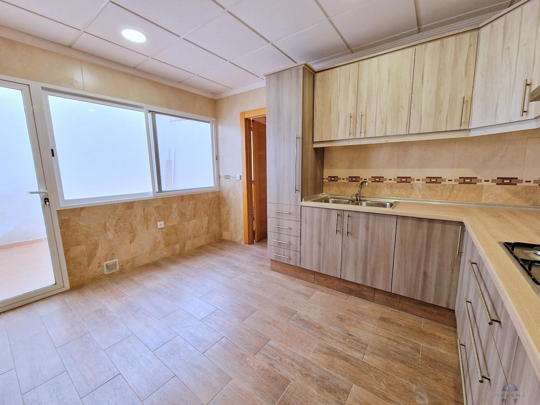 For sale of house in Monóvar-Monòver