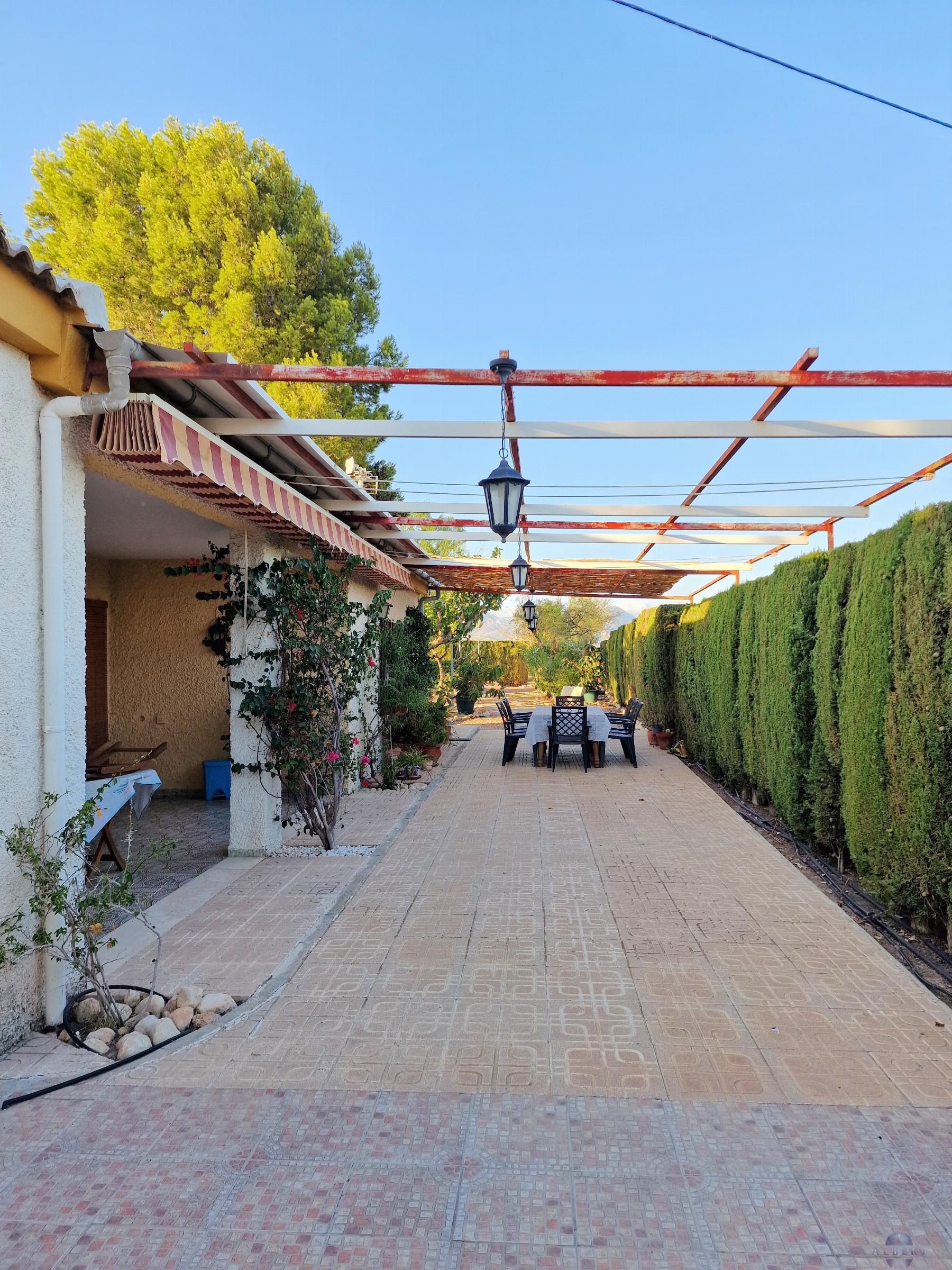 Venta de chalet en Novelda