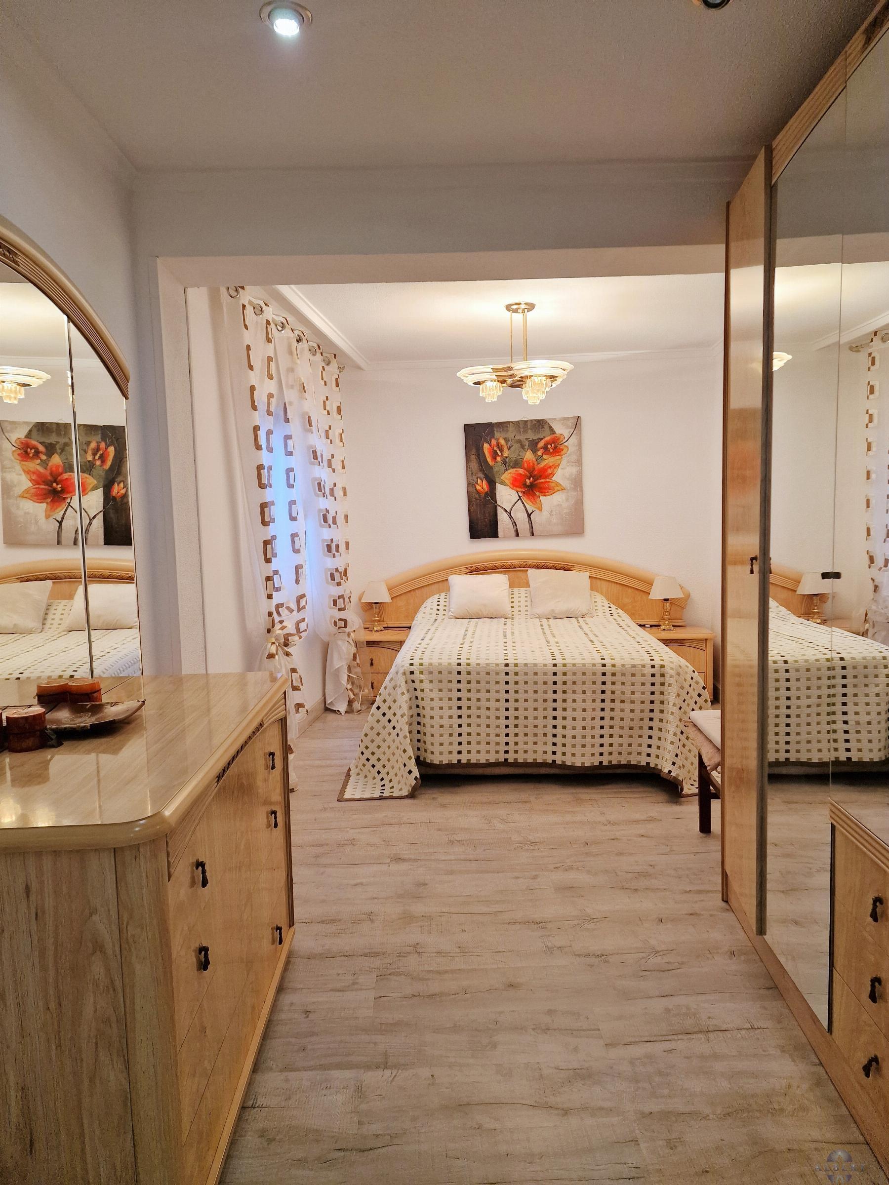 For sale of flat in Monóvar-Monòver