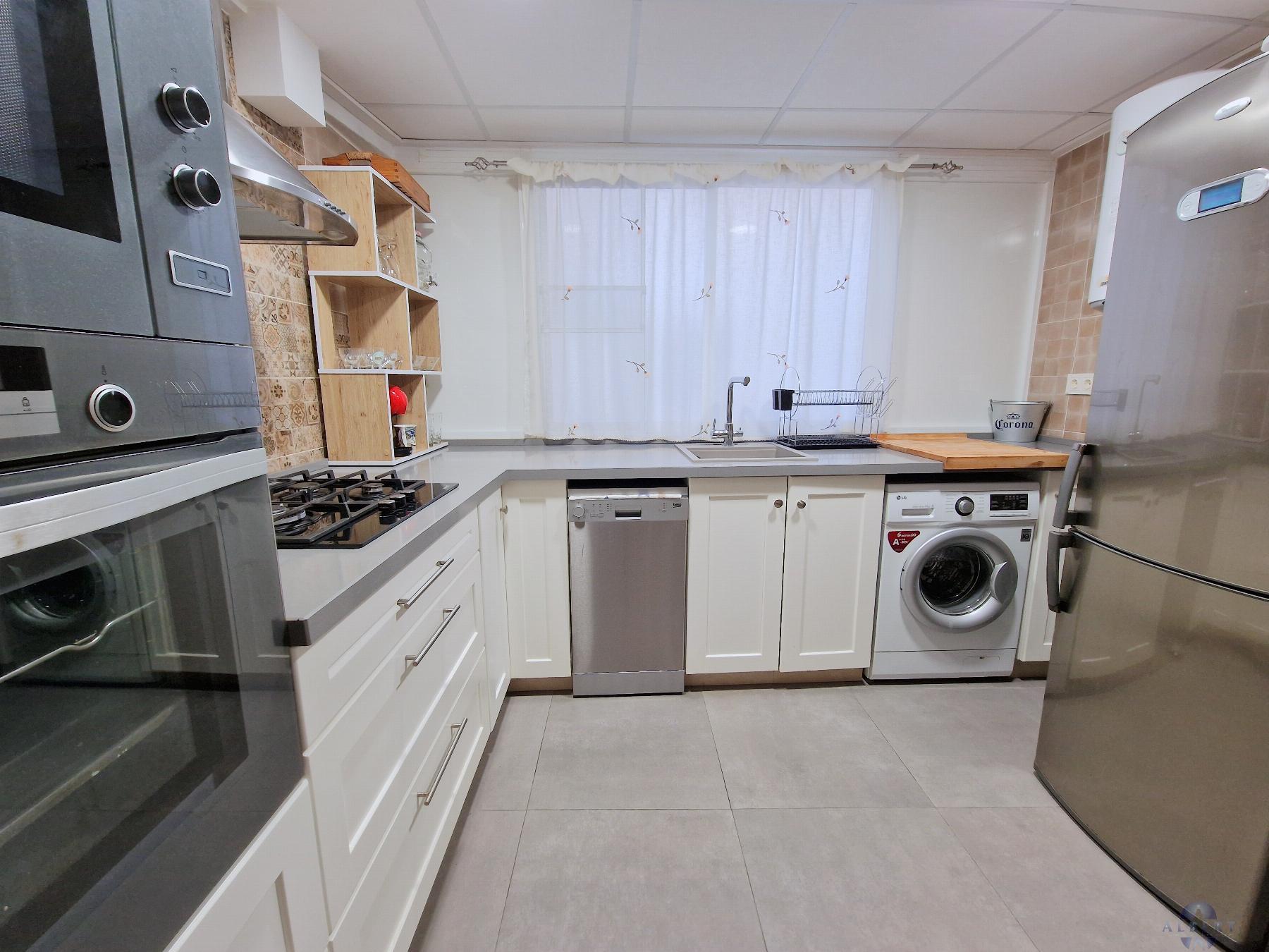 For sale of flat in Monóvar-Monòver