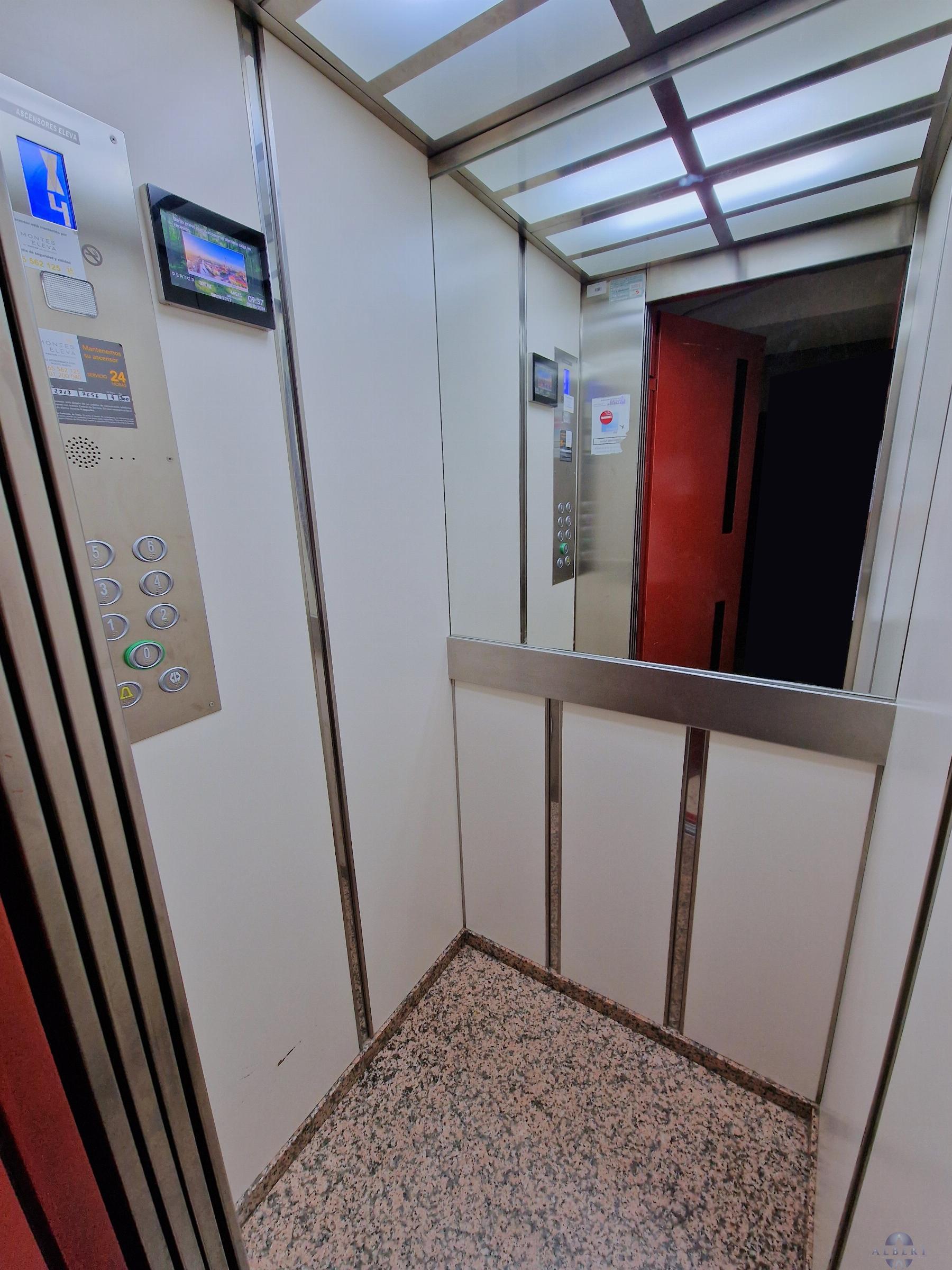 For sale of flat in Monóvar-Monòver