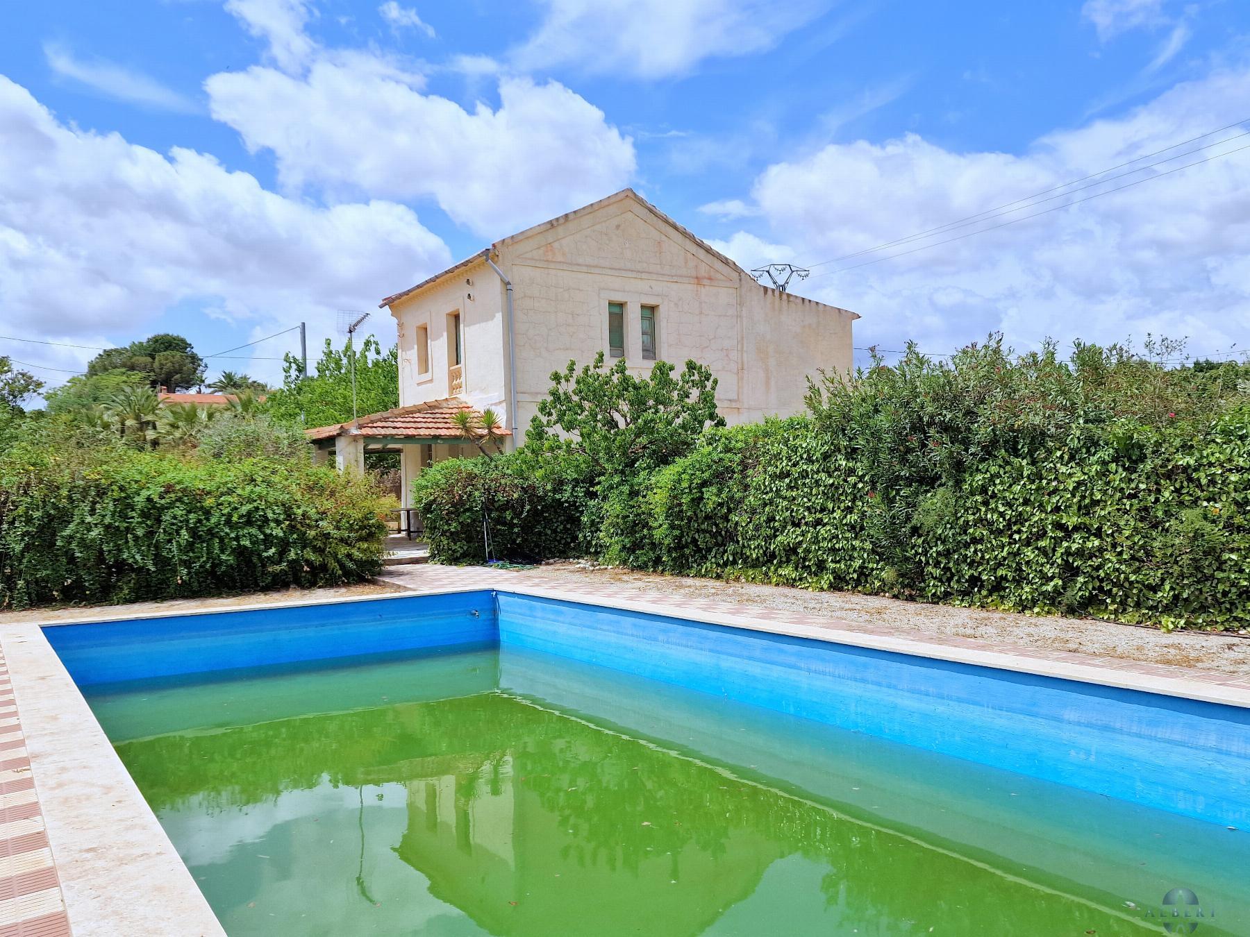 Venta de chalet en Novelda